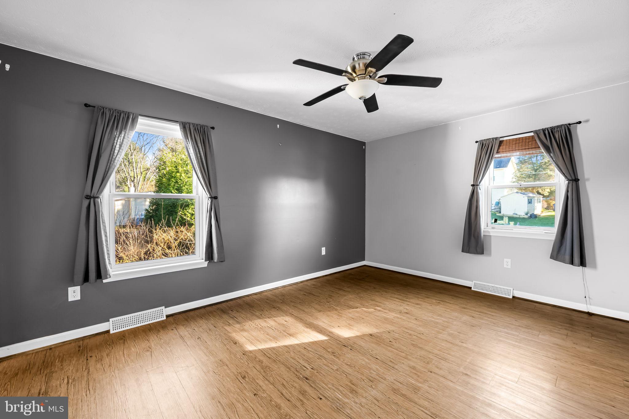 BRIMFIELD - Residential