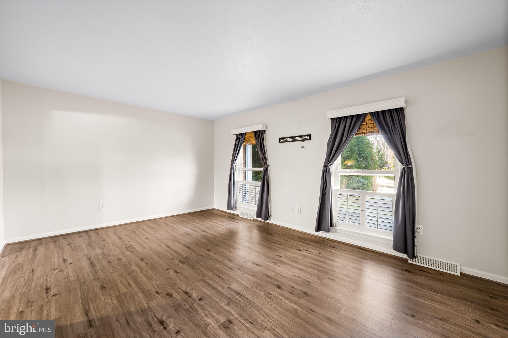 BRIMFIELD - Residential