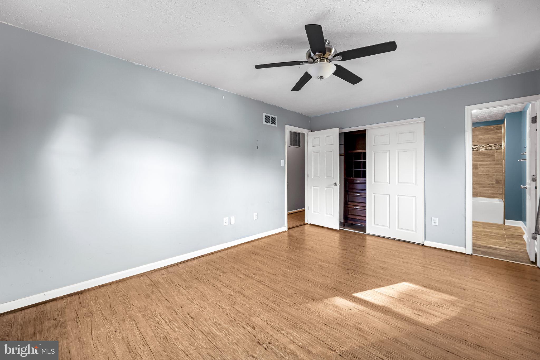 BRIMFIELD - Residential