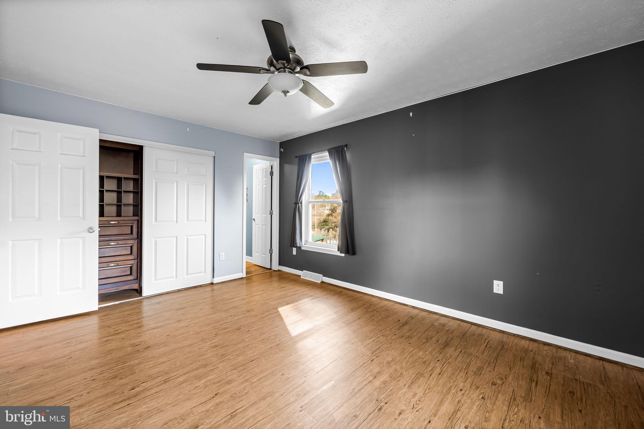 BRIMFIELD - Residential