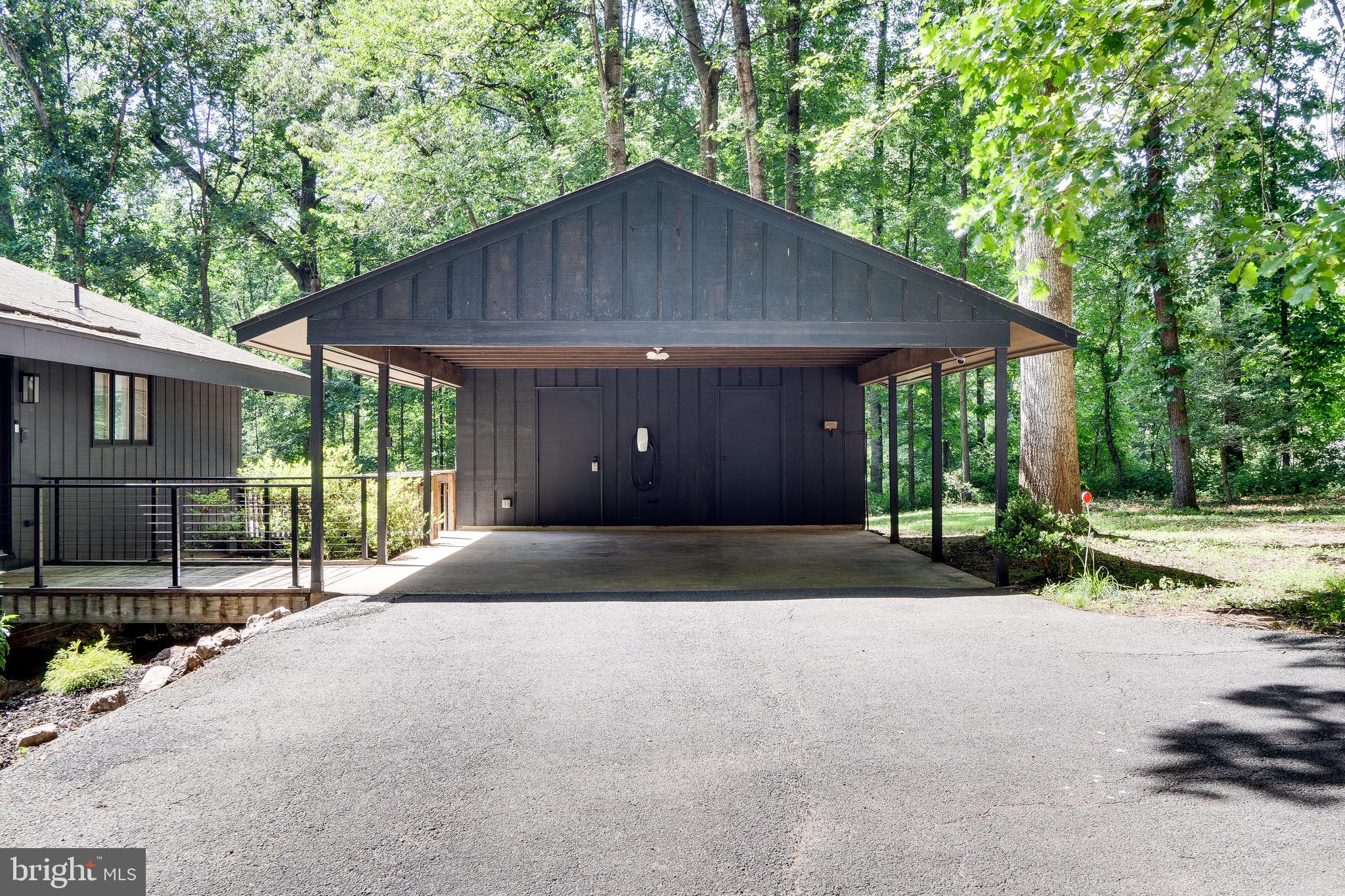 10236 LAWYERS ROAD
