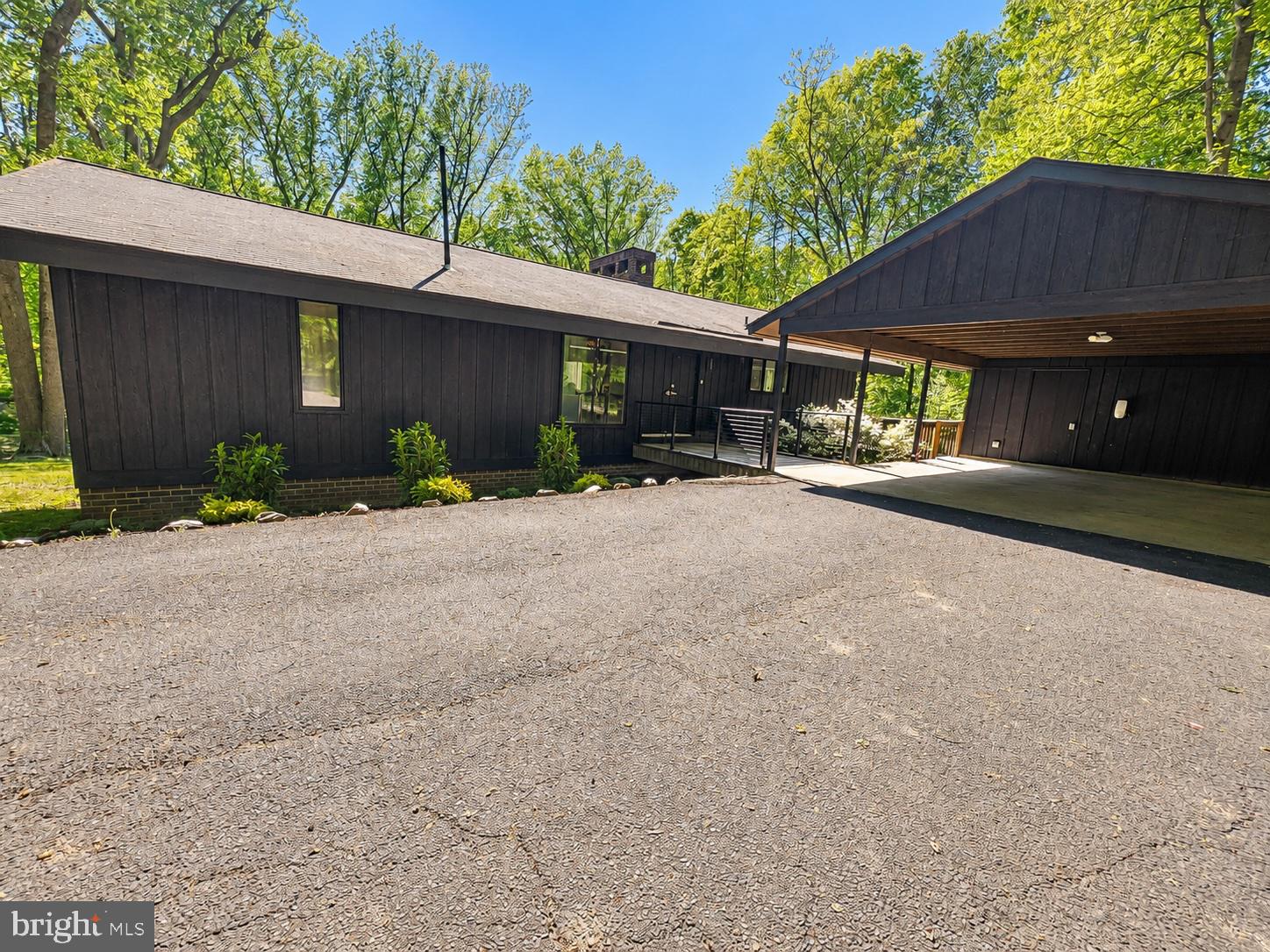 10236 LAWYERS ROAD