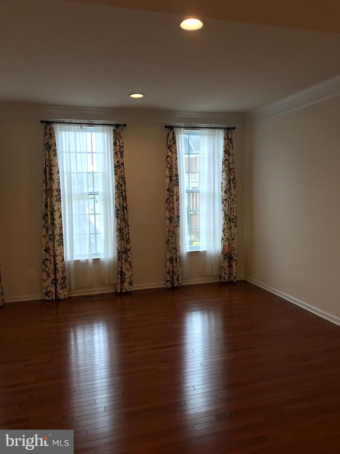 SOUTH RIDING - Residential Lease