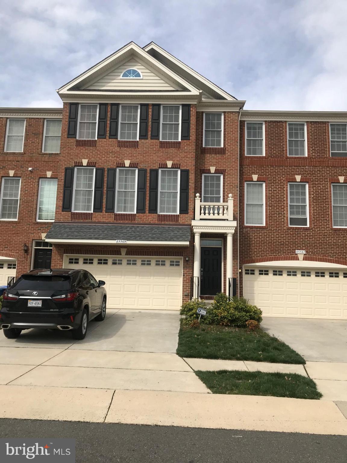 SOUTH RIDING - Residential Lease