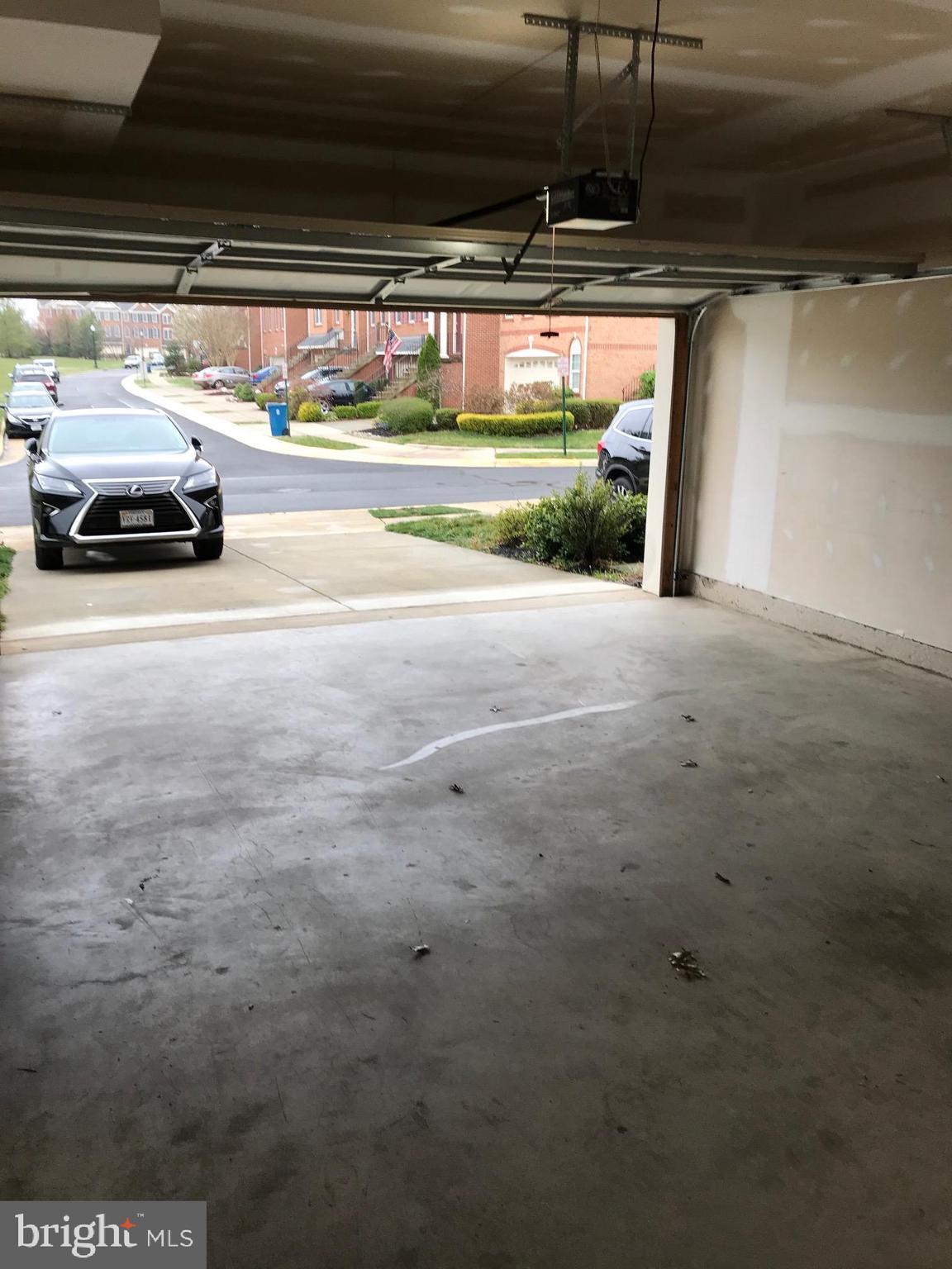 SOUTH RIDING - Residential Lease