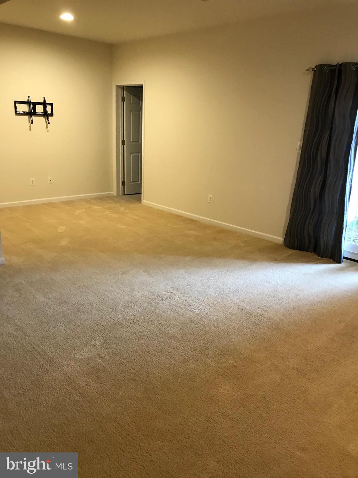 SOUTH RIDING - Residential Lease