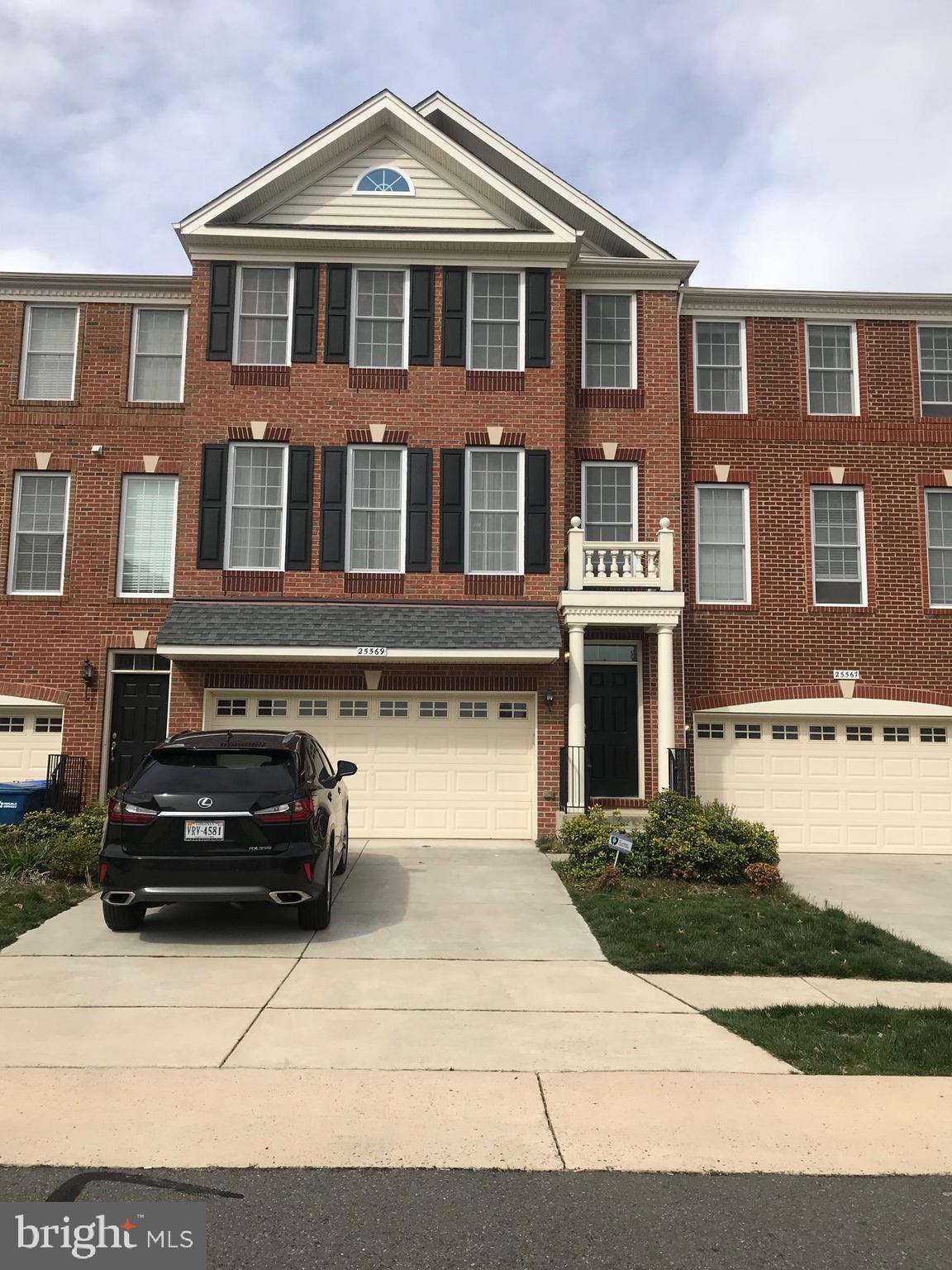 SOUTH RIDING - Residential Lease