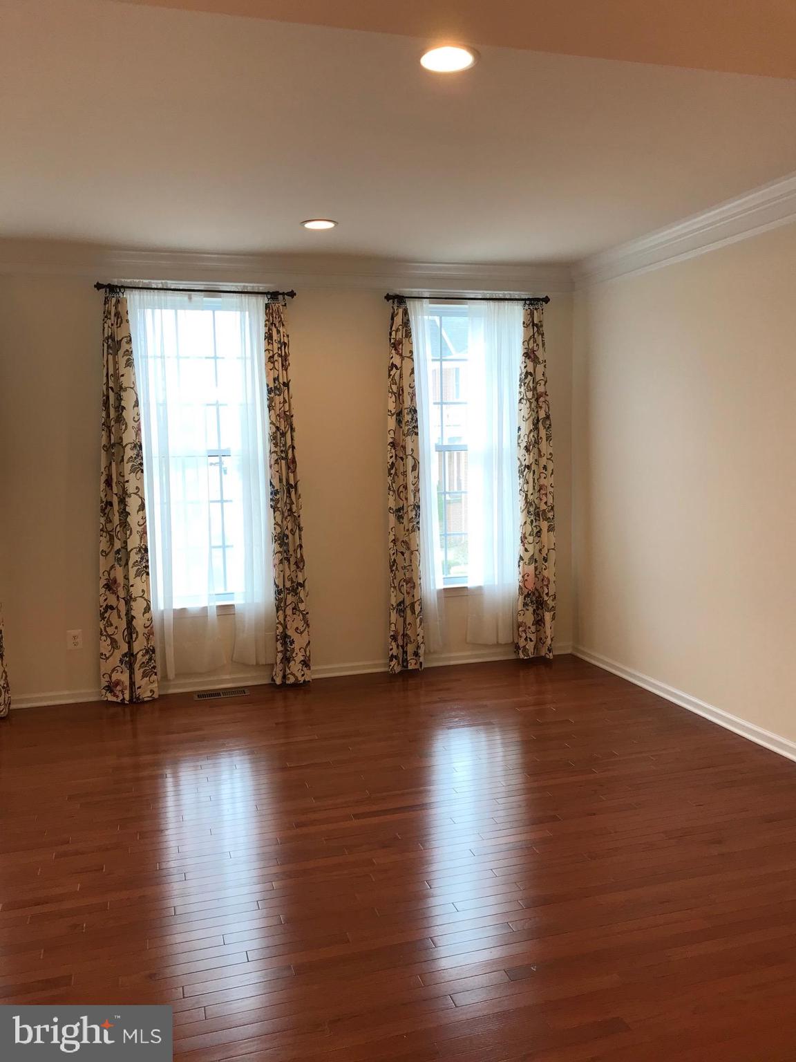 SOUTH RIDING - Residential Lease