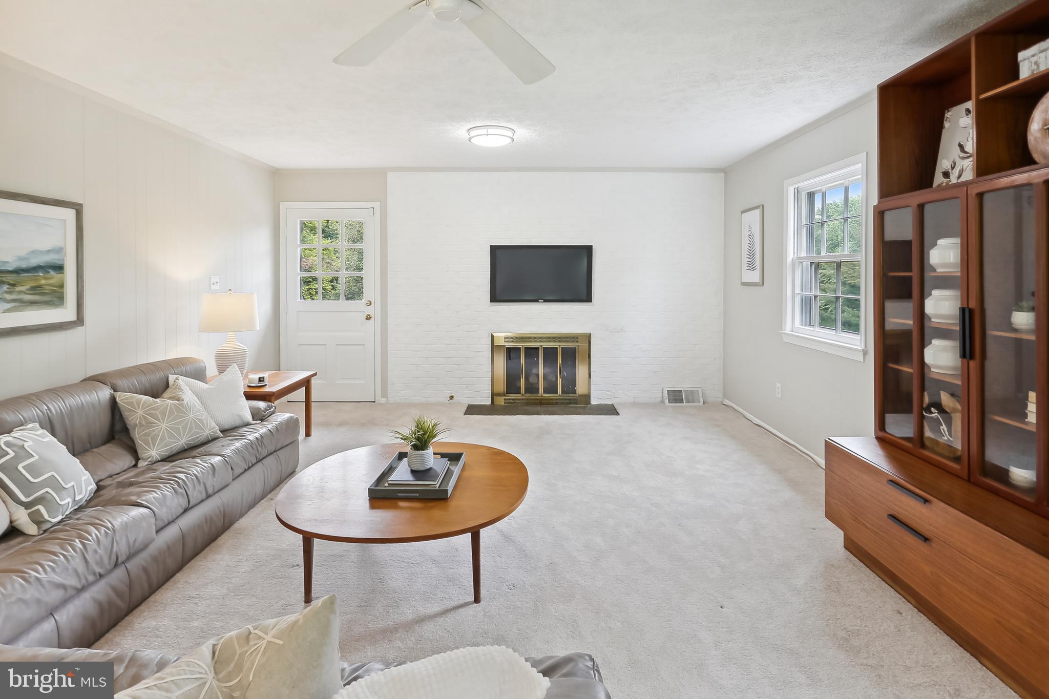 MONEYS CORNER - Residential