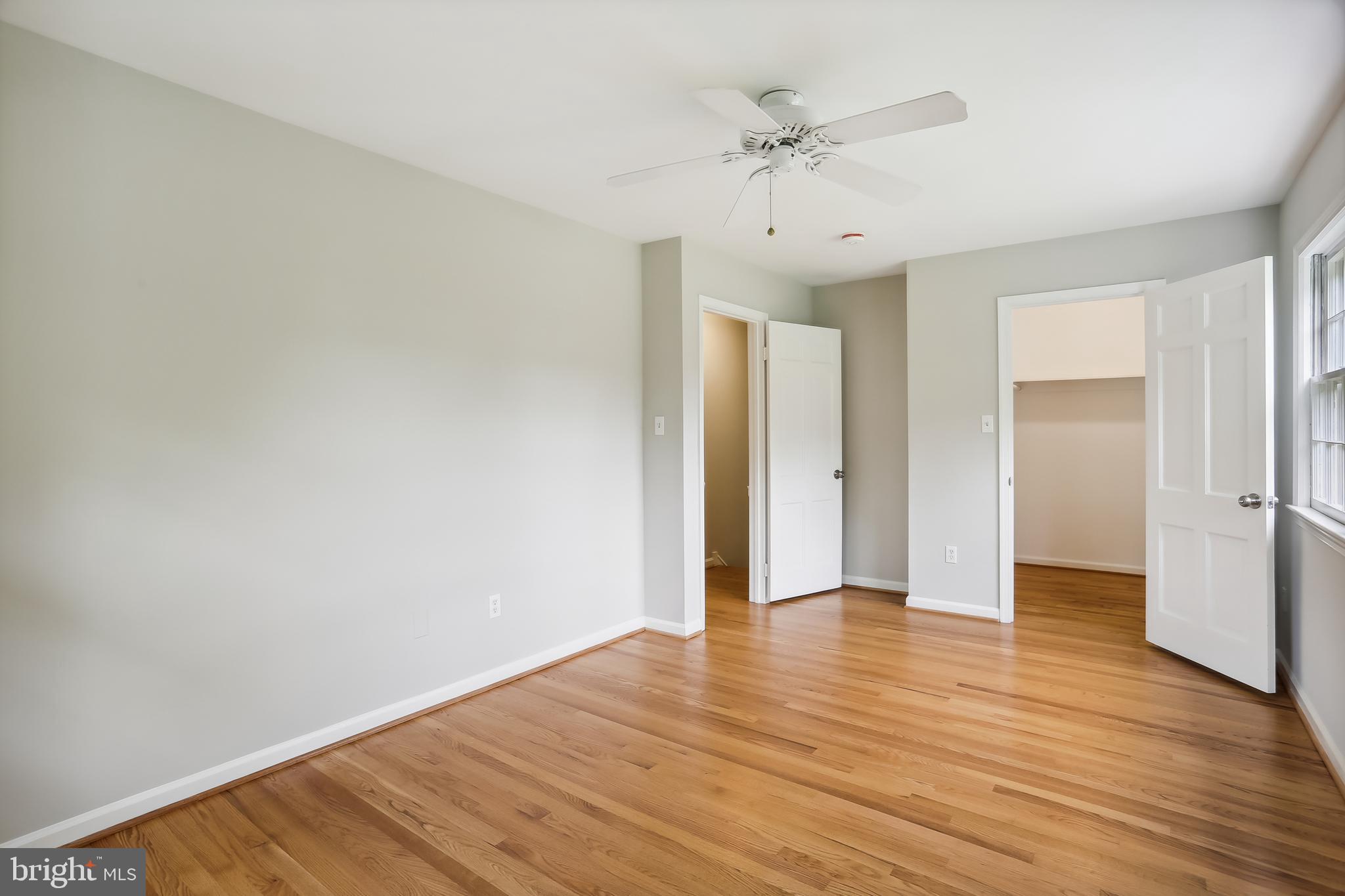 MONEYS CORNER - Residential