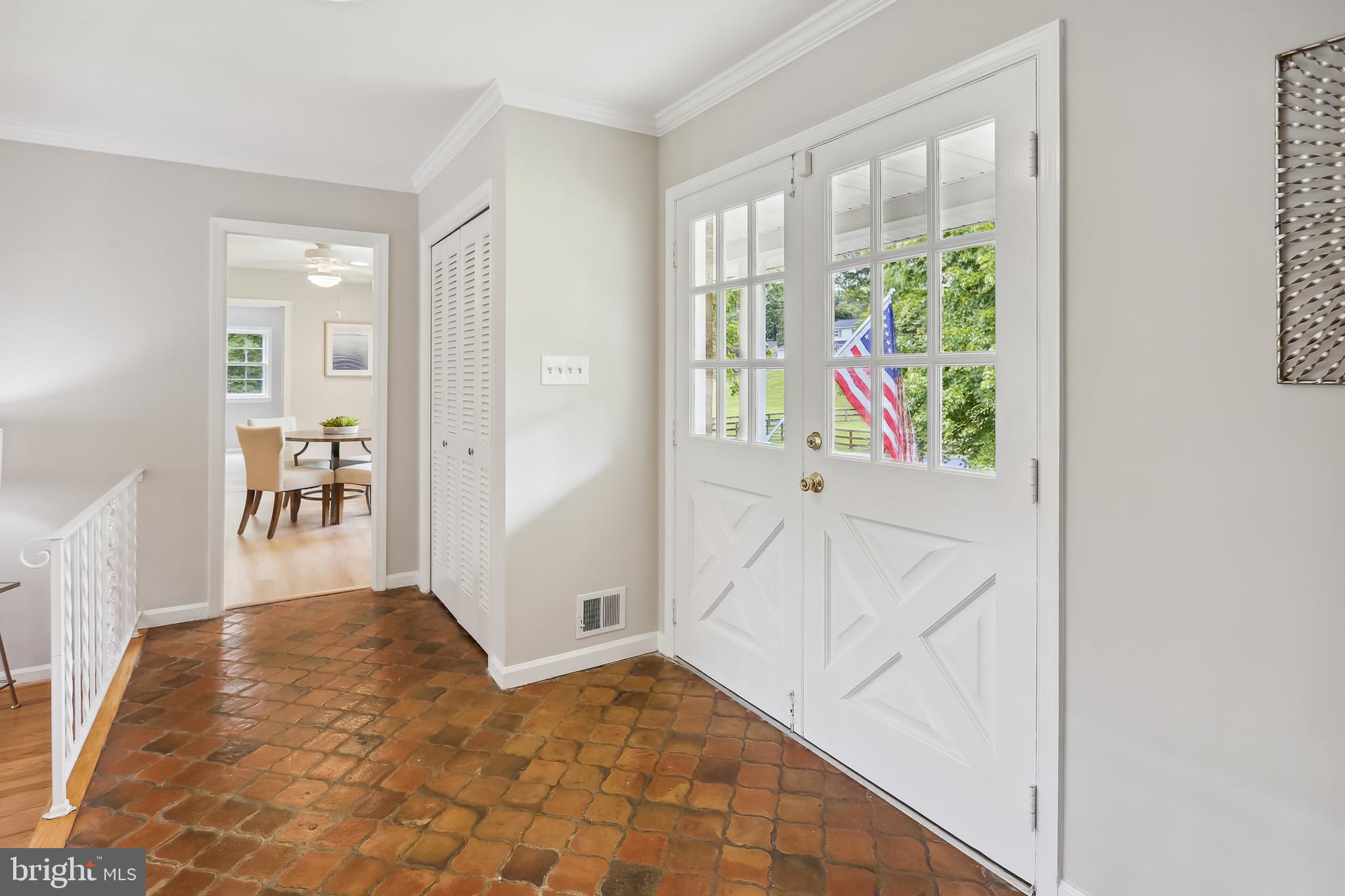 MONEYS CORNER - Residential