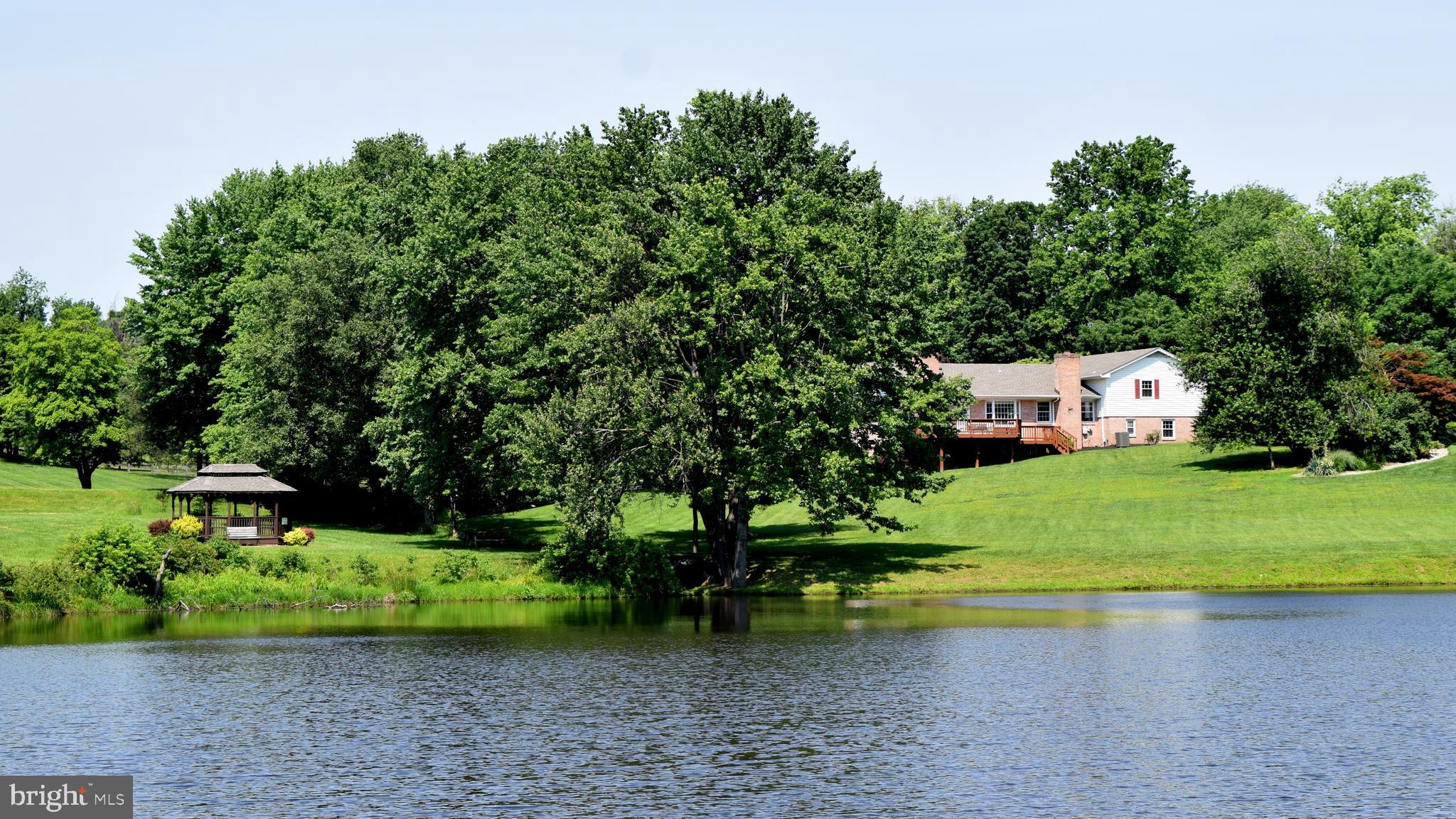 MONEYS CORNER - Residential