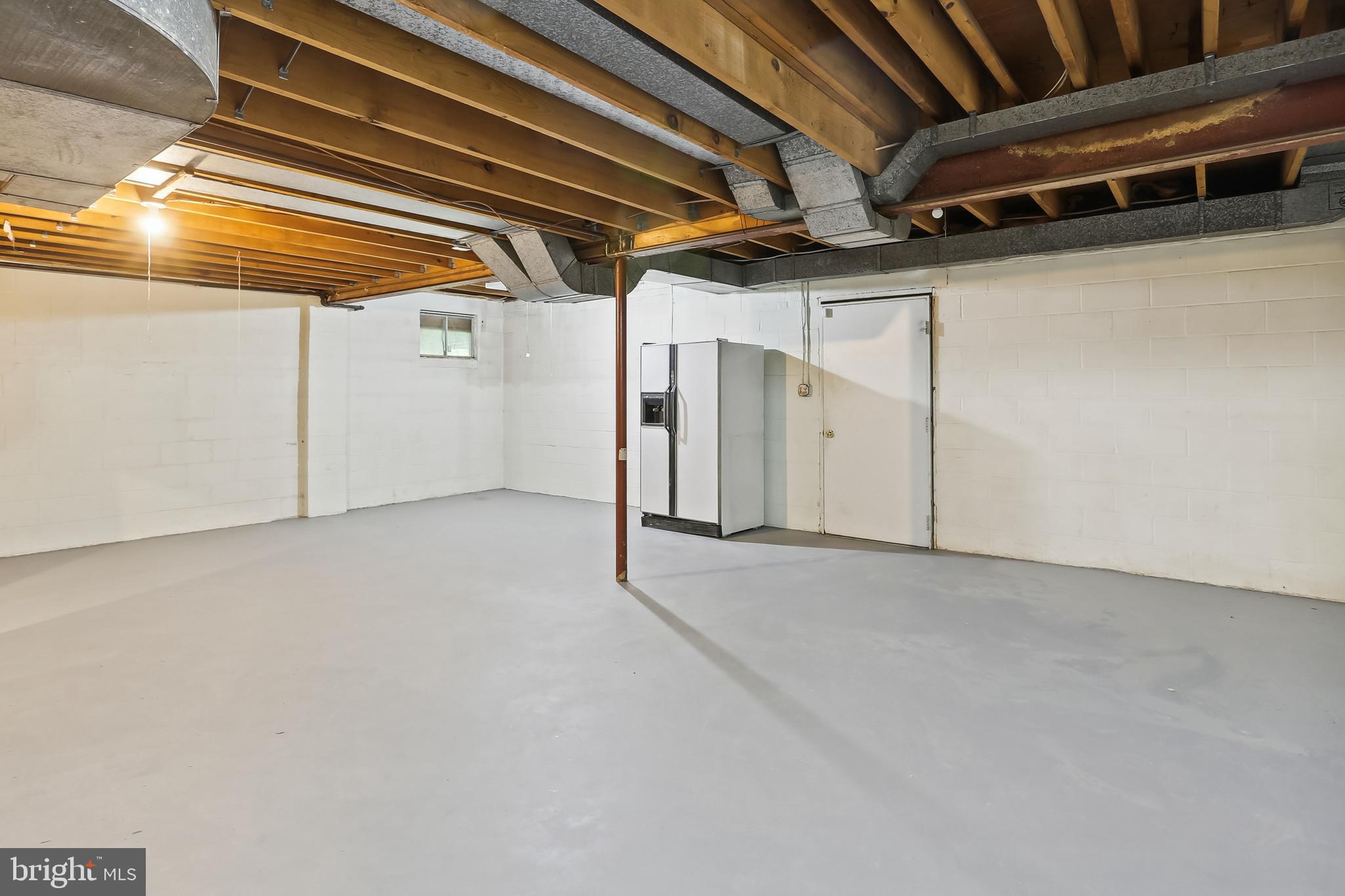 MONEYS CORNER - Residential