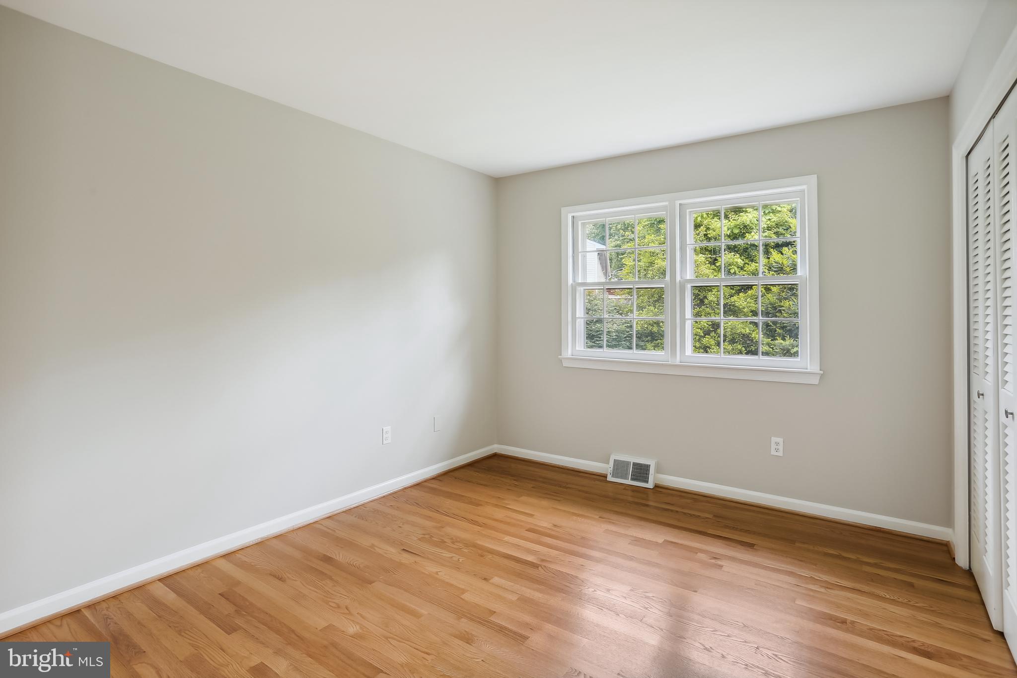 MONEYS CORNER - Residential