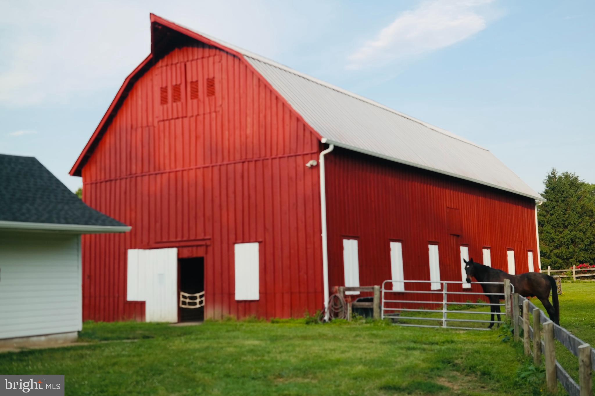 MONEYS CORNER - Residential