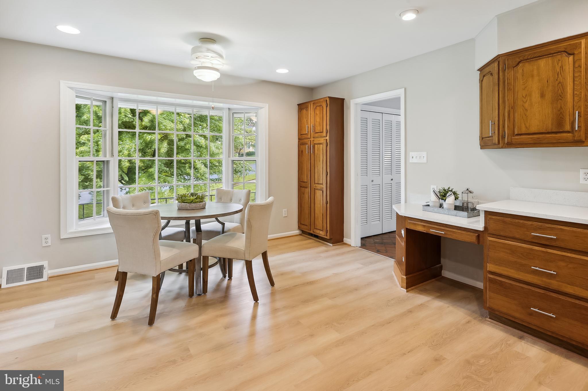 MONEYS CORNER - Residential