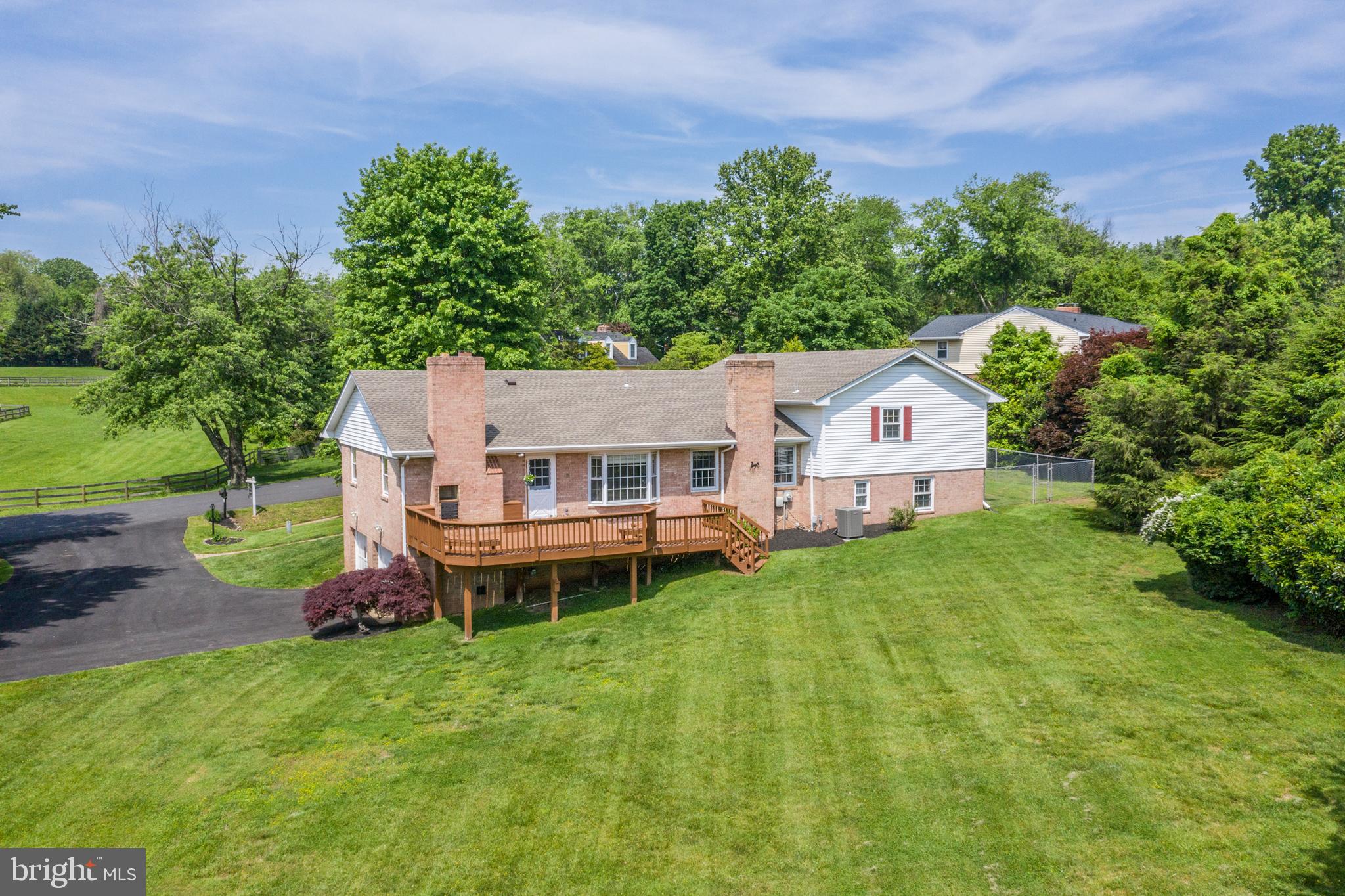 MONEYS CORNER - Residential