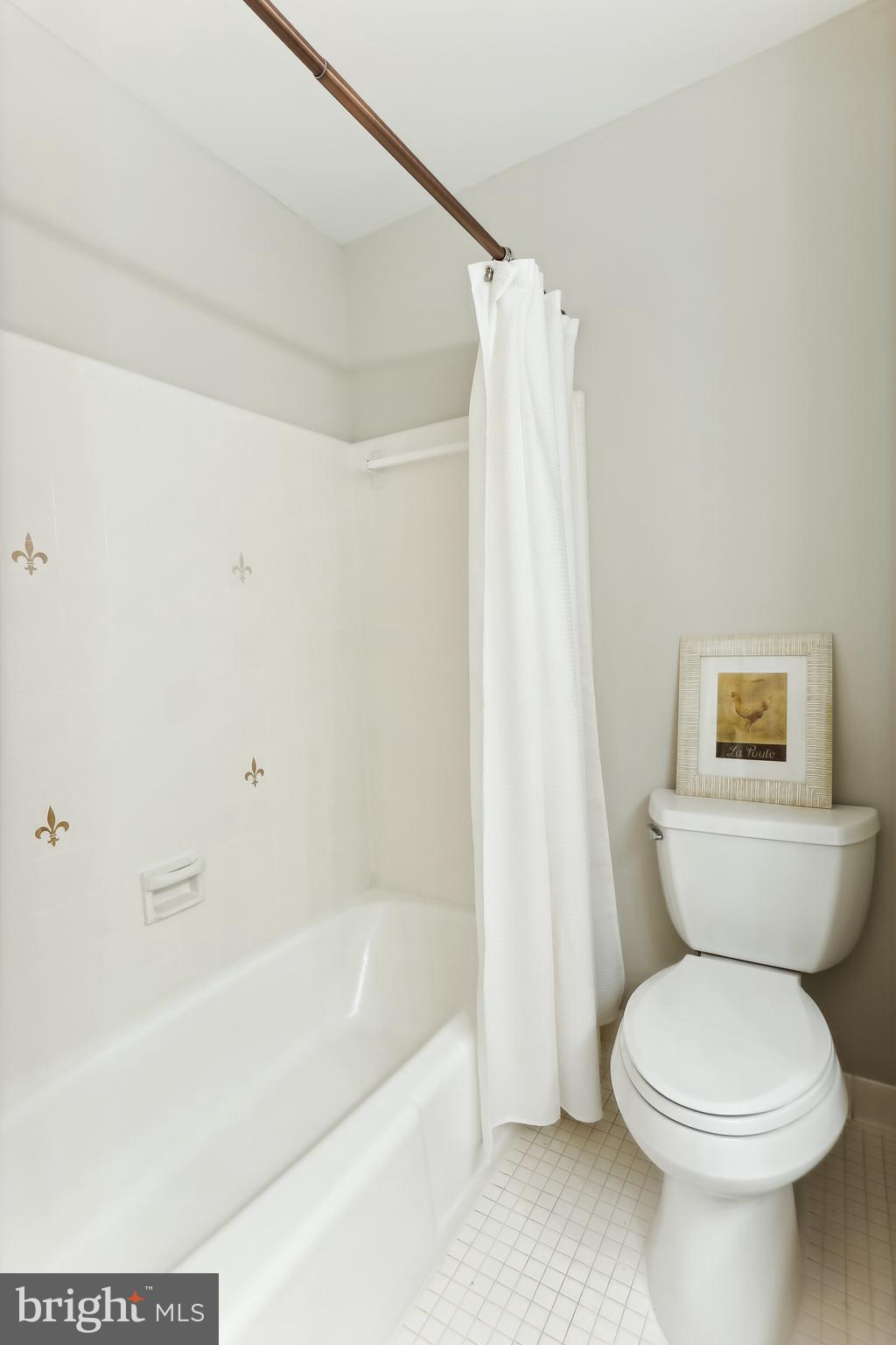 MONEYS CORNER - Residential