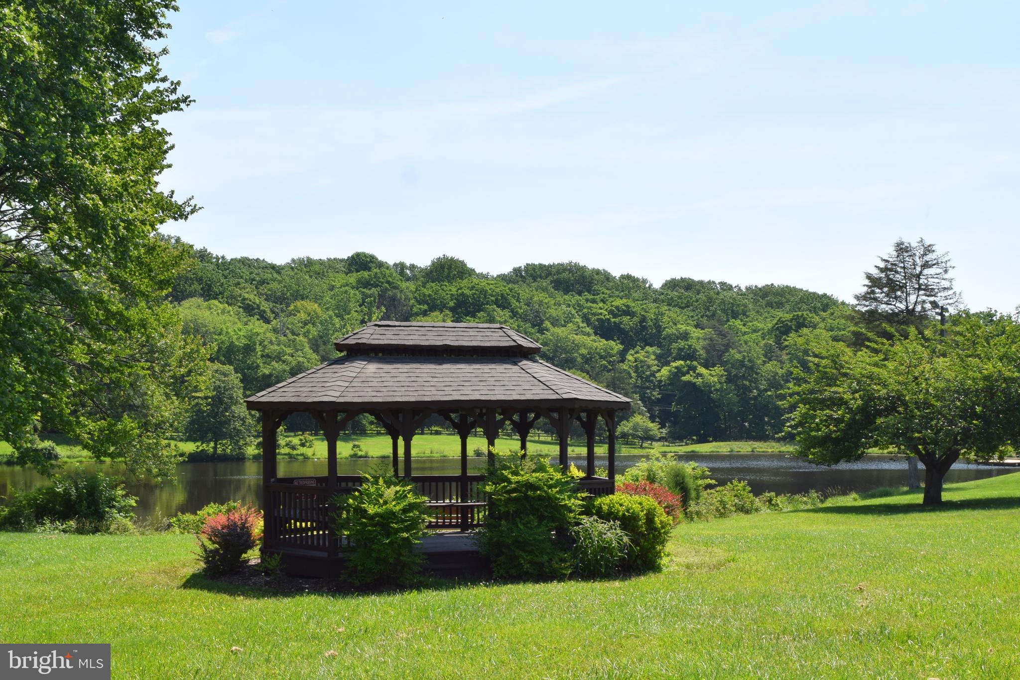 MONEYS CORNER - Residential