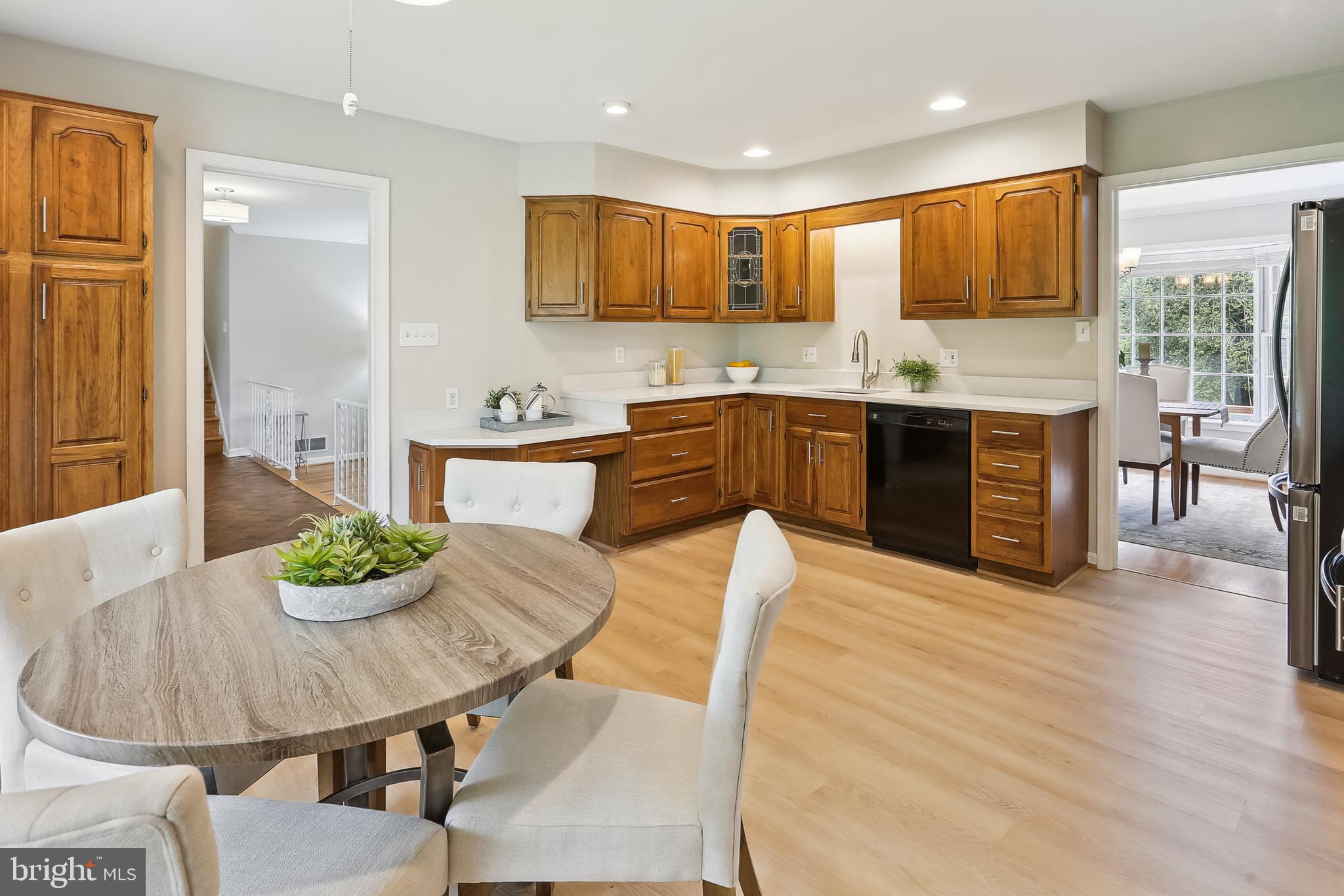 MONEYS CORNER - Residential