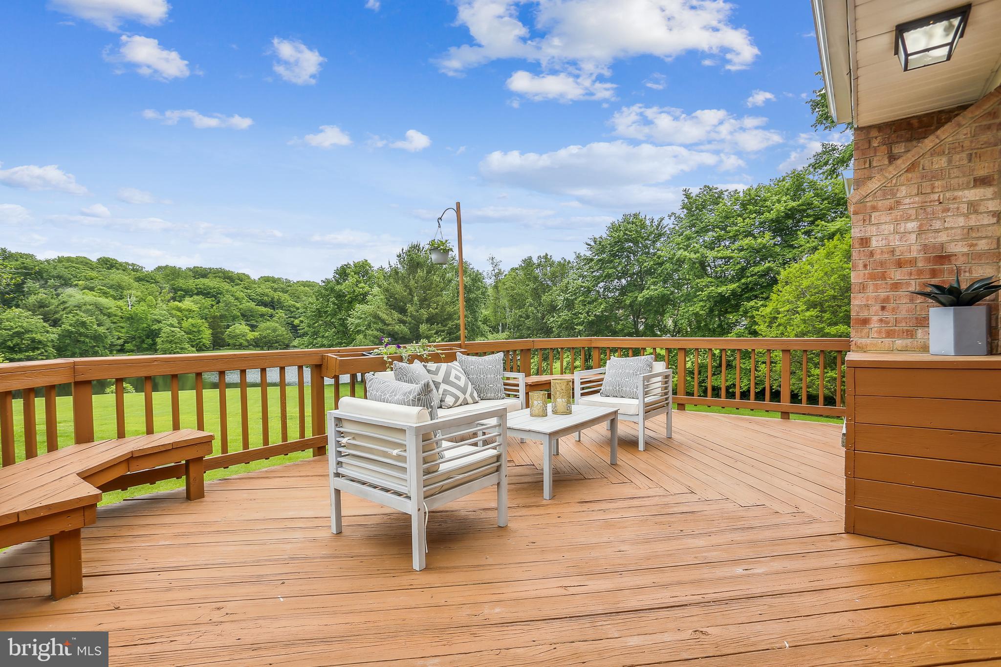 MONEYS CORNER - Residential