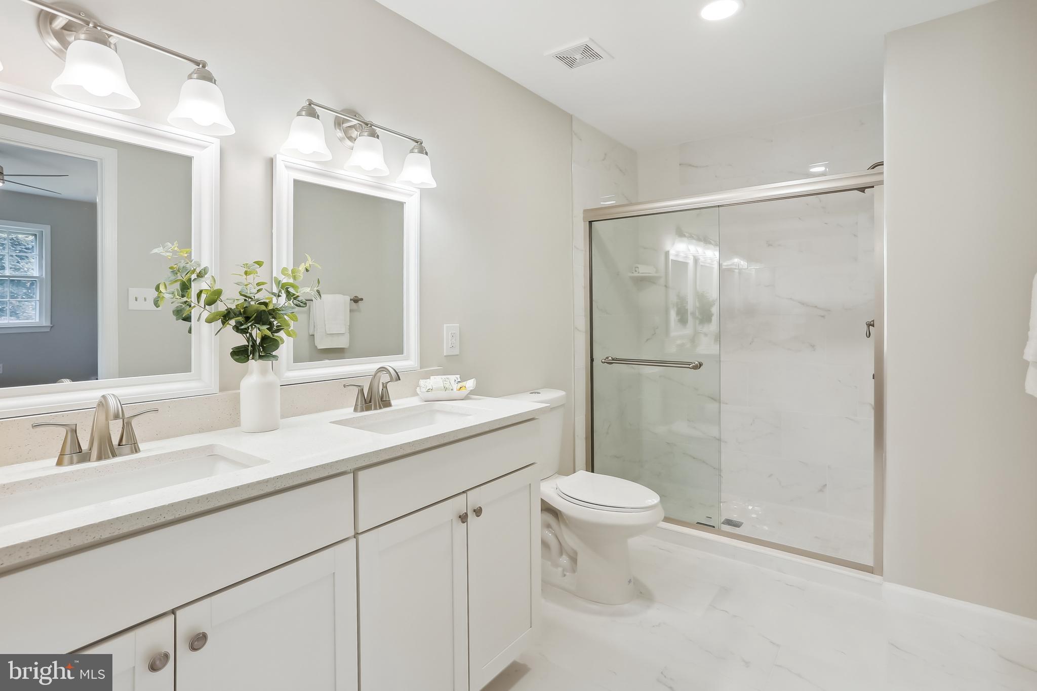 MONEYS CORNER - Residential