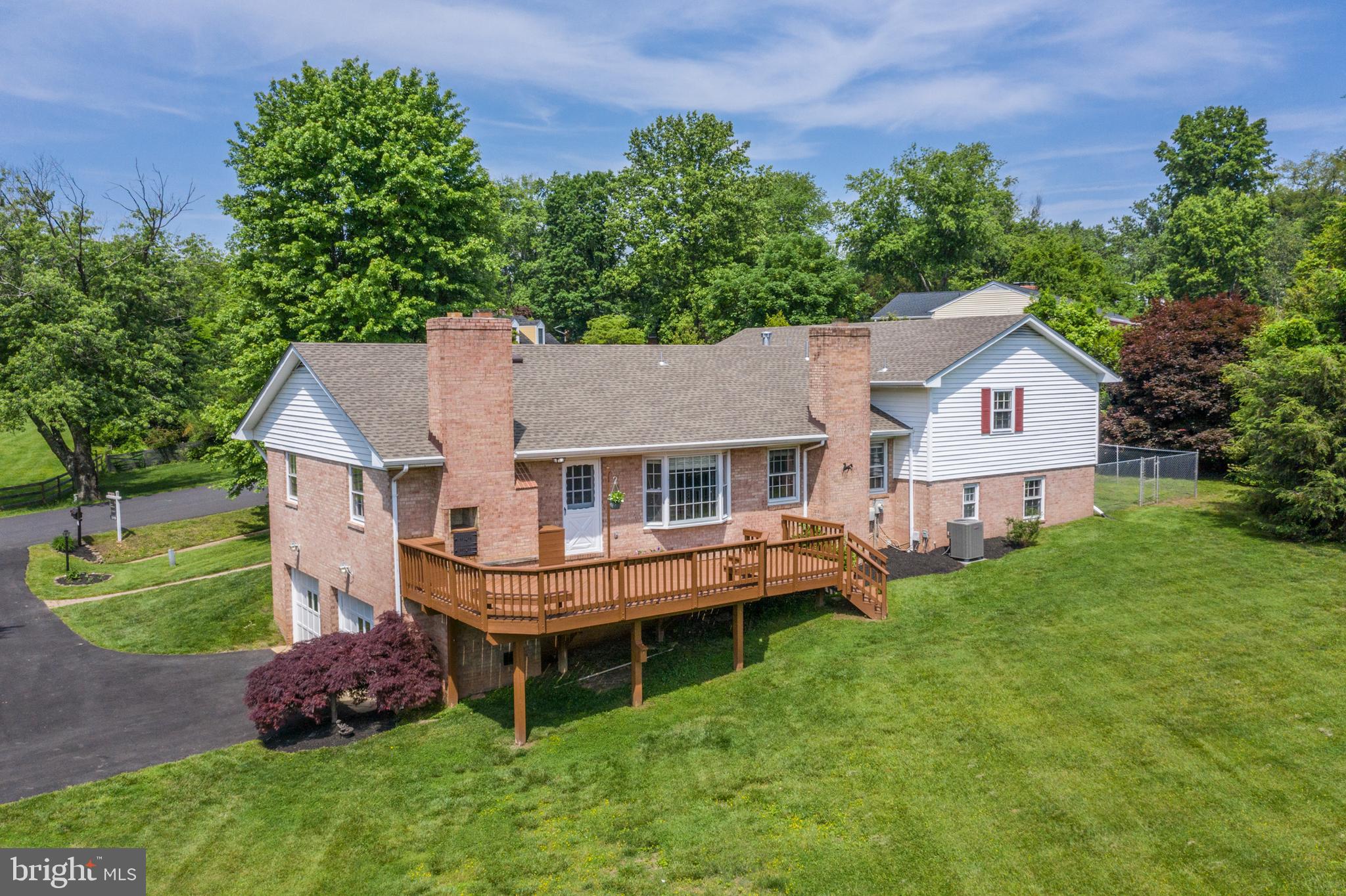 MONEYS CORNER - Residential