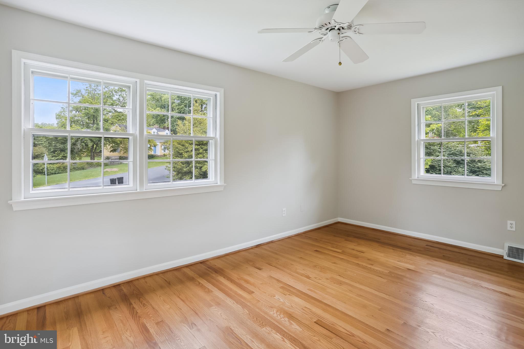 MONEYS CORNER - Residential