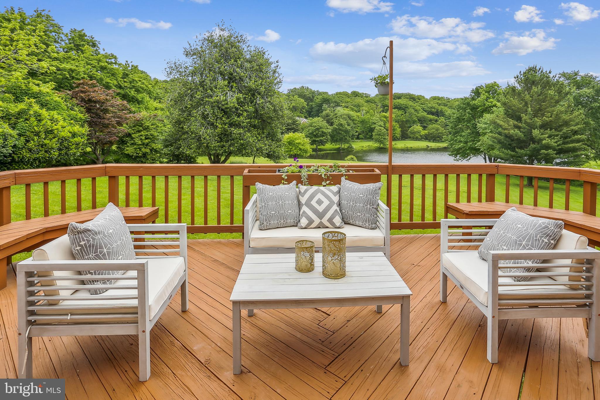 MONEYS CORNER - Residential