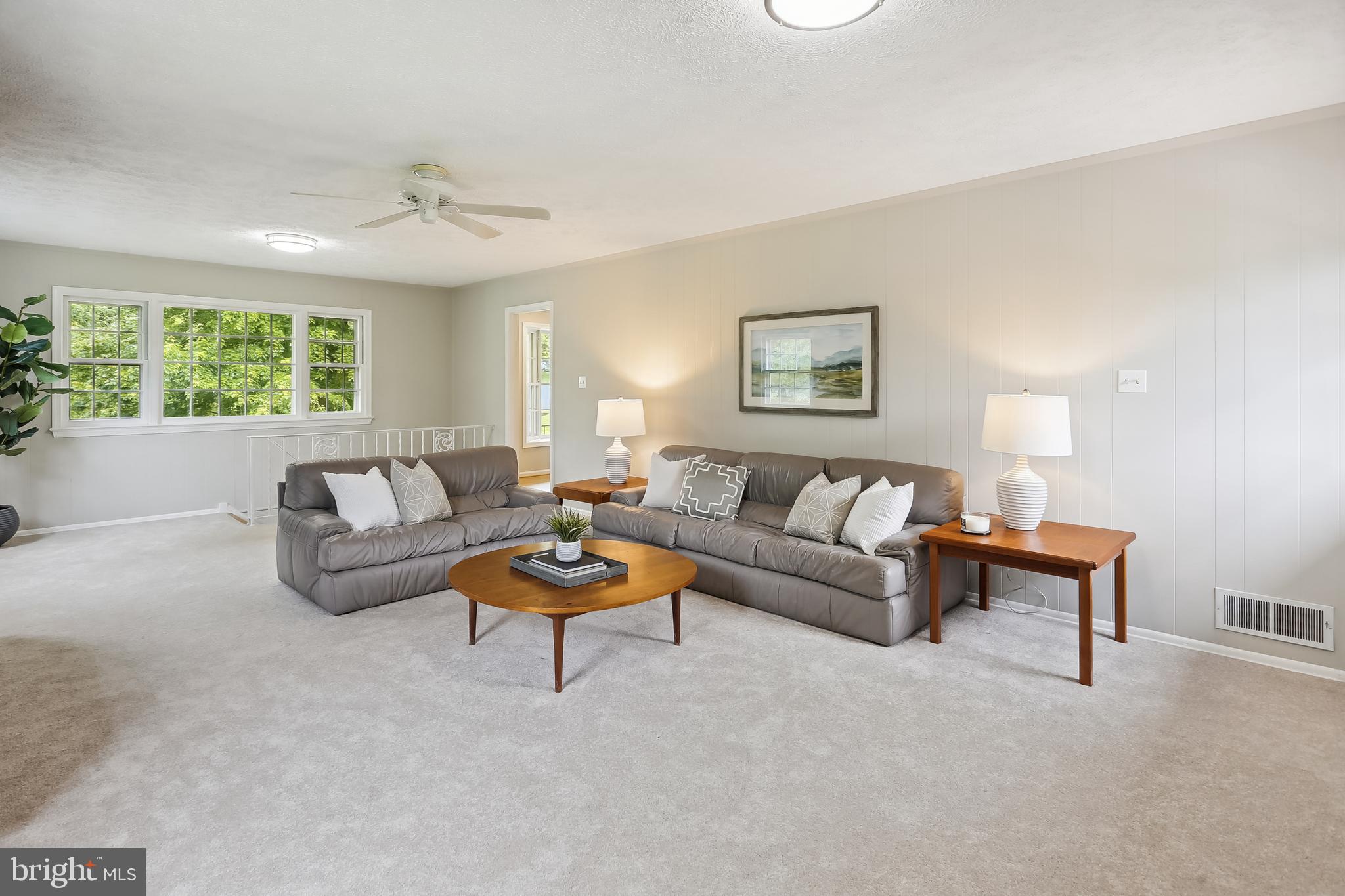 MONEYS CORNER - Residential