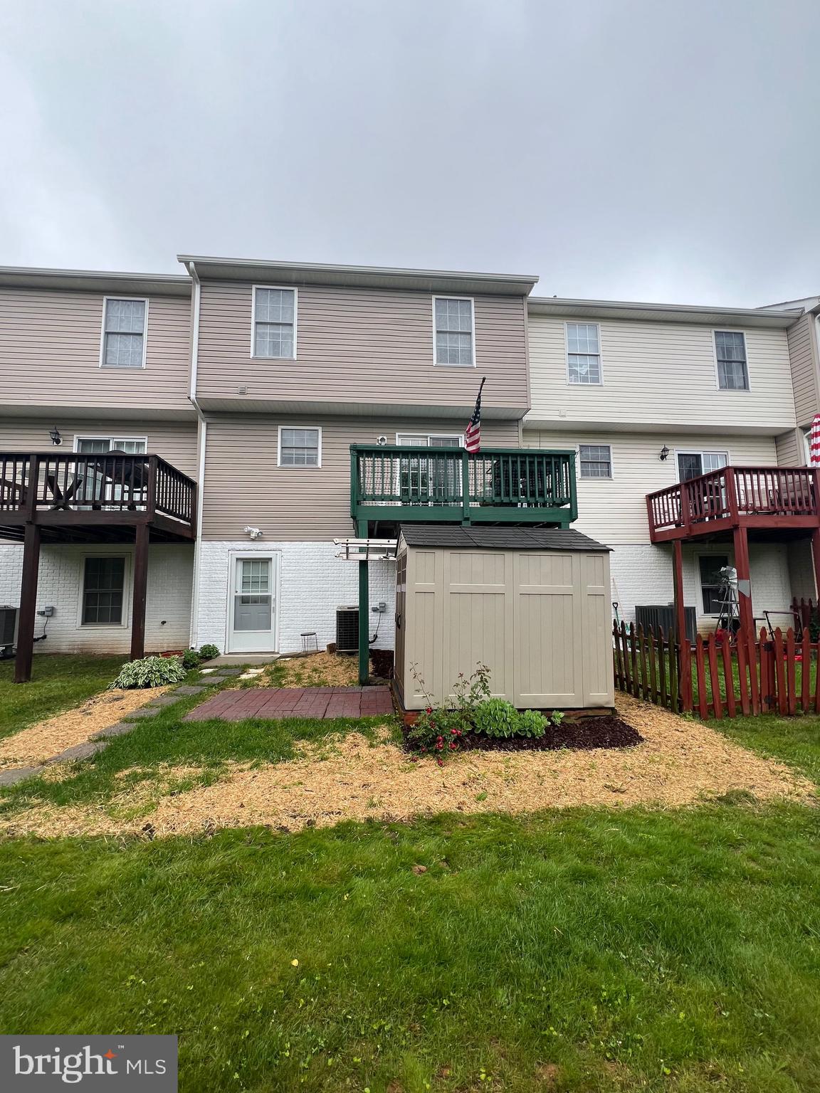 AMBER WOODS - Residential