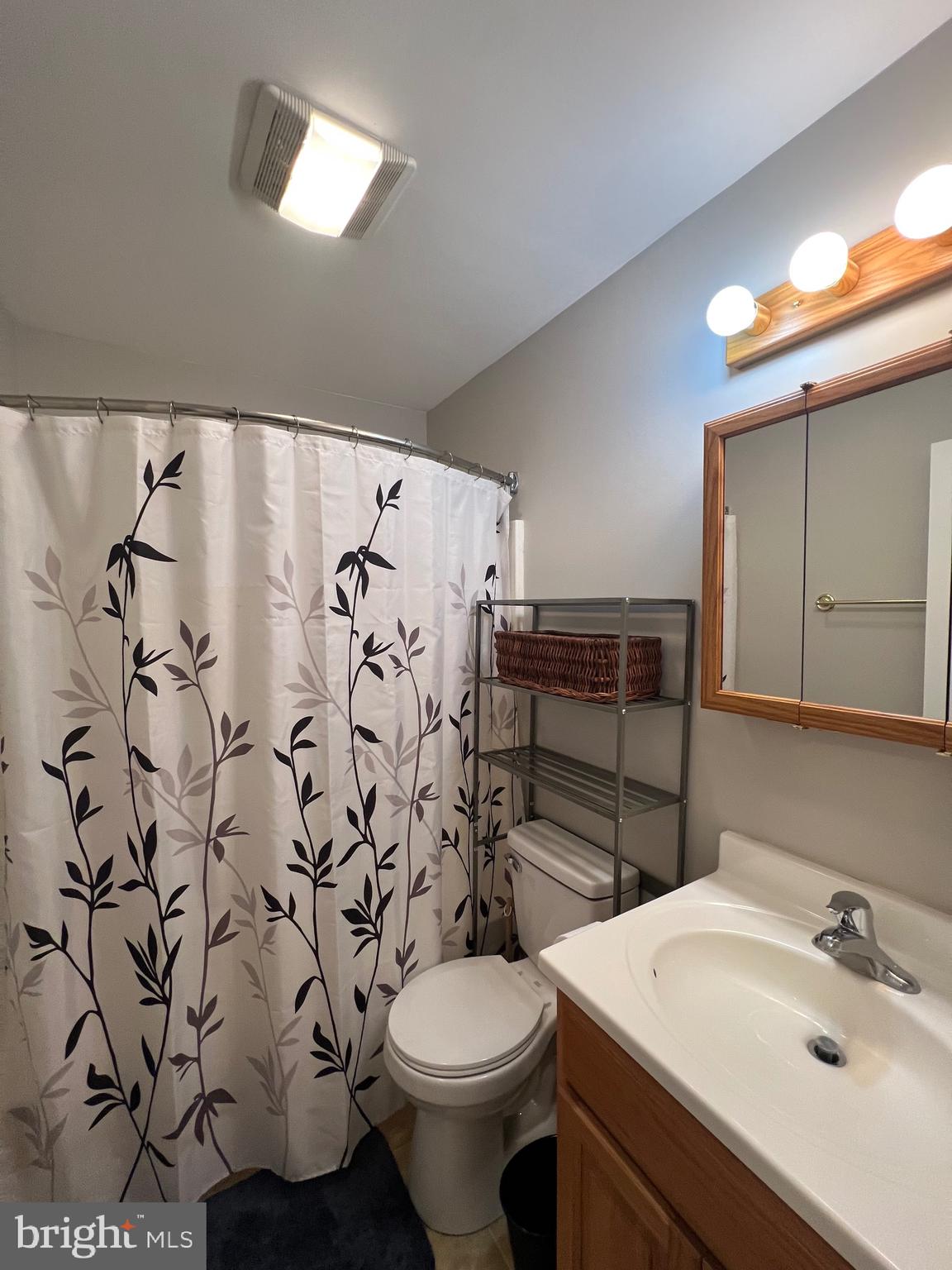 AMBER WOODS - Residential