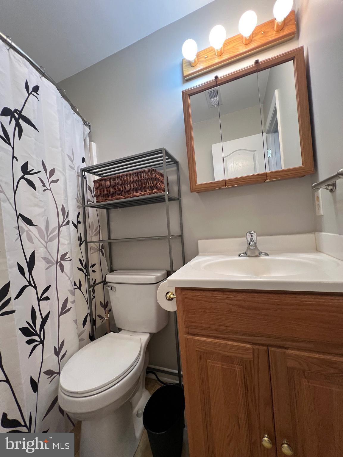 AMBER WOODS - Residential