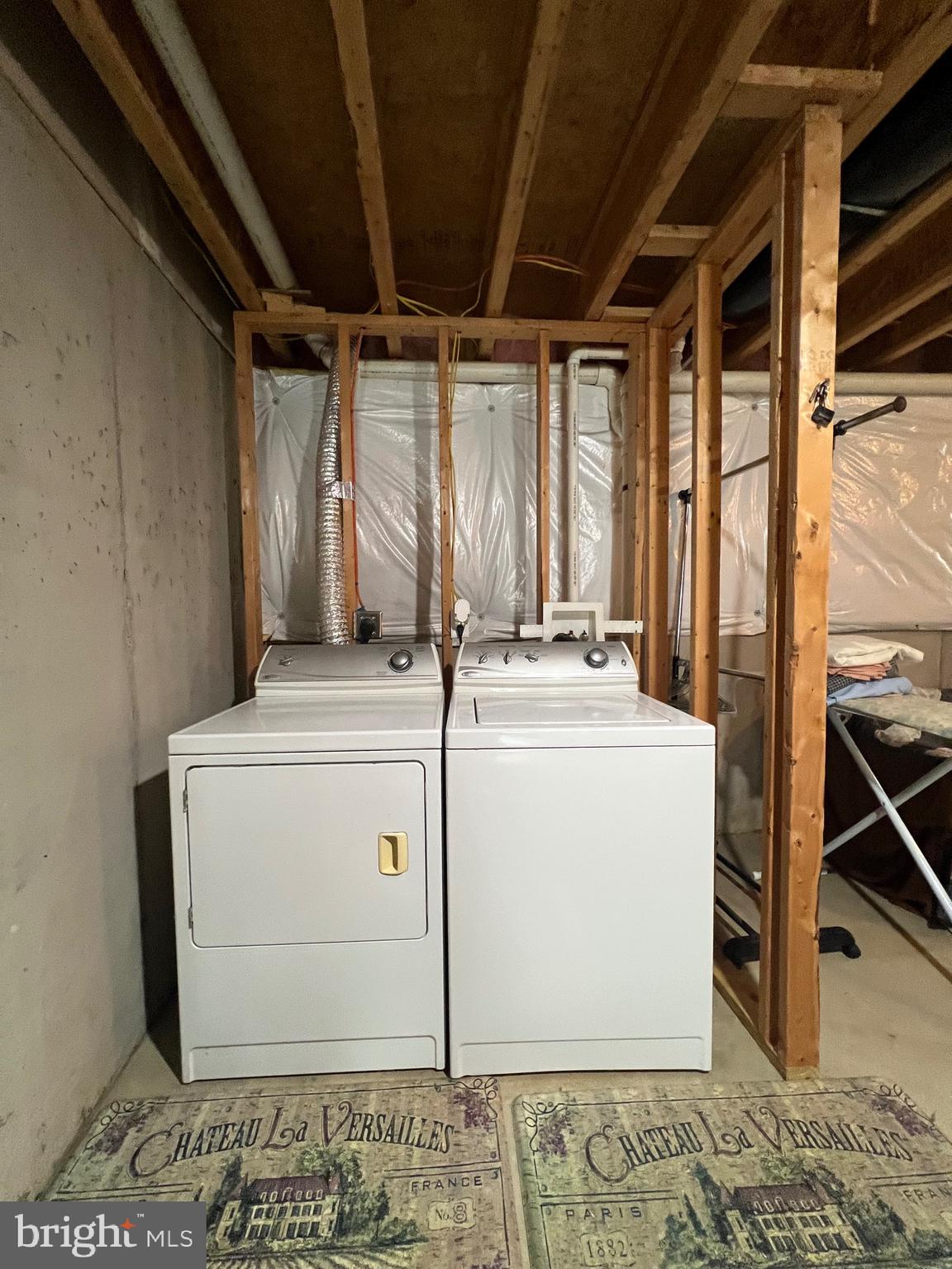 AMBER WOODS - Residential