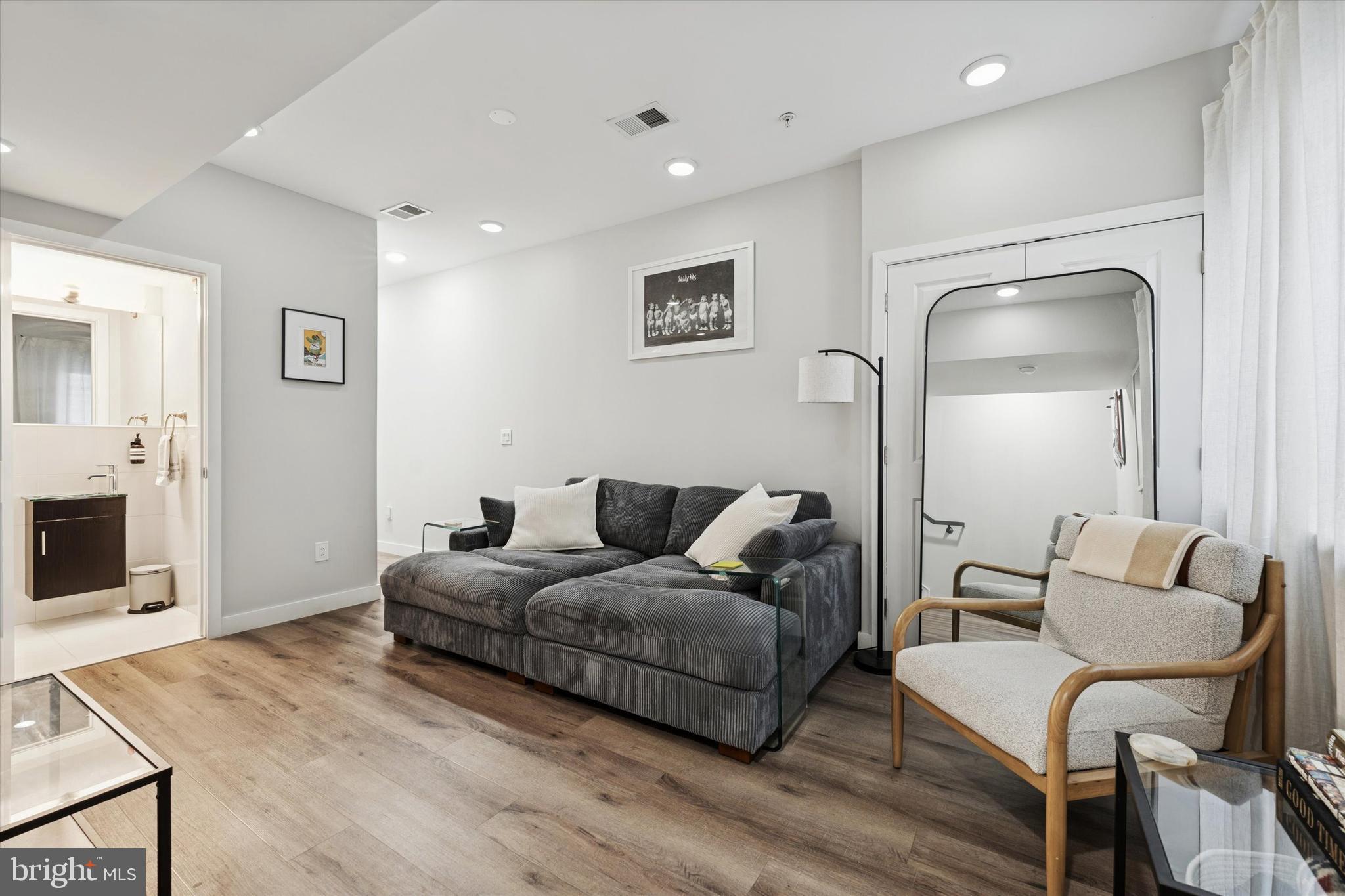 OLDE KENSINGTON - Residential