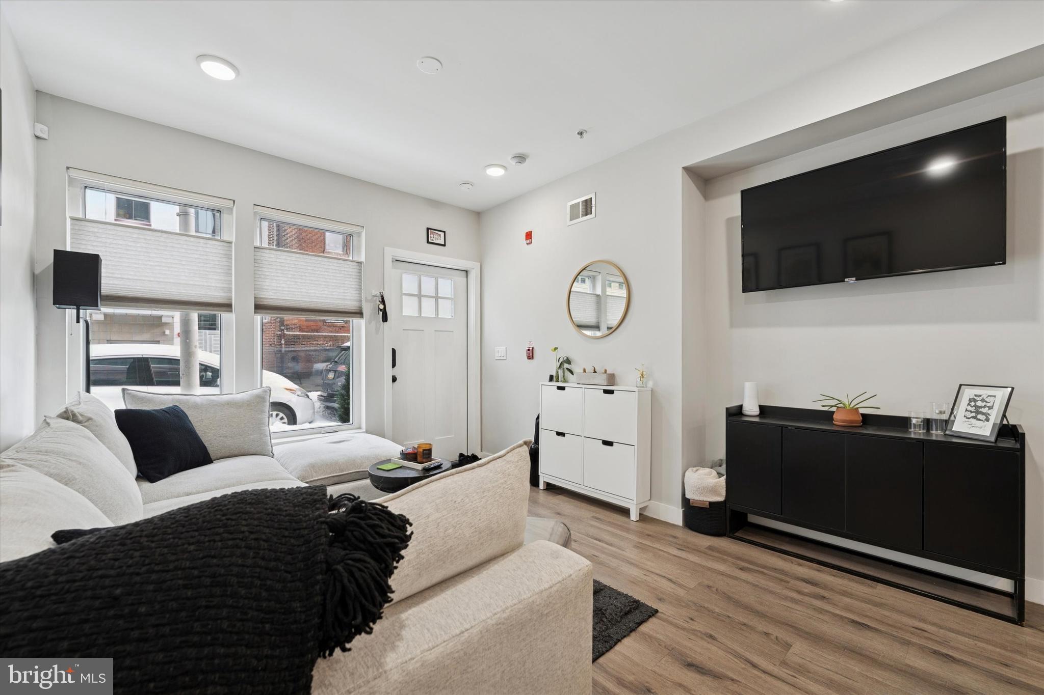 OLDE KENSINGTON - Residential