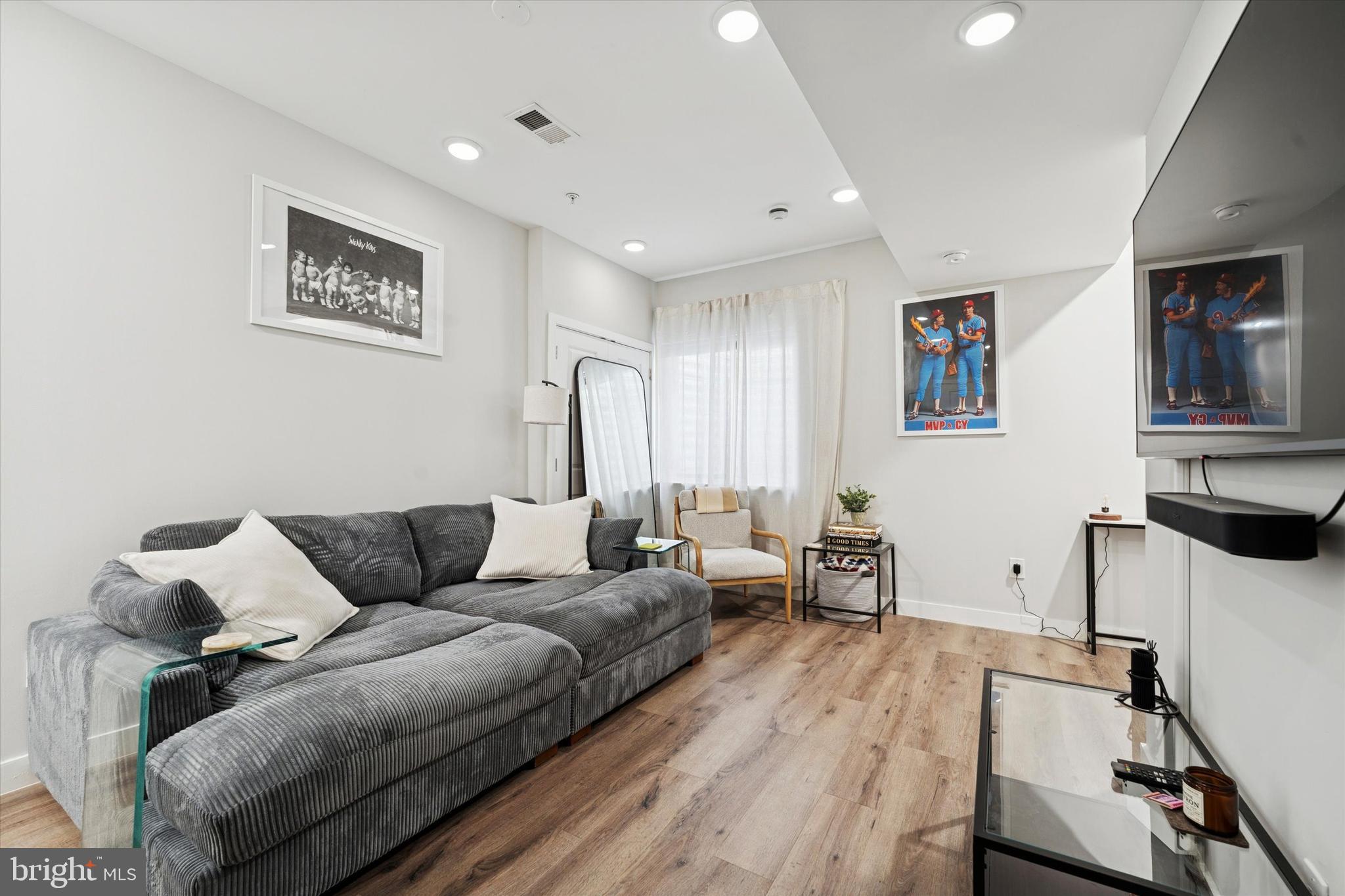 OLDE KENSINGTON - Residential