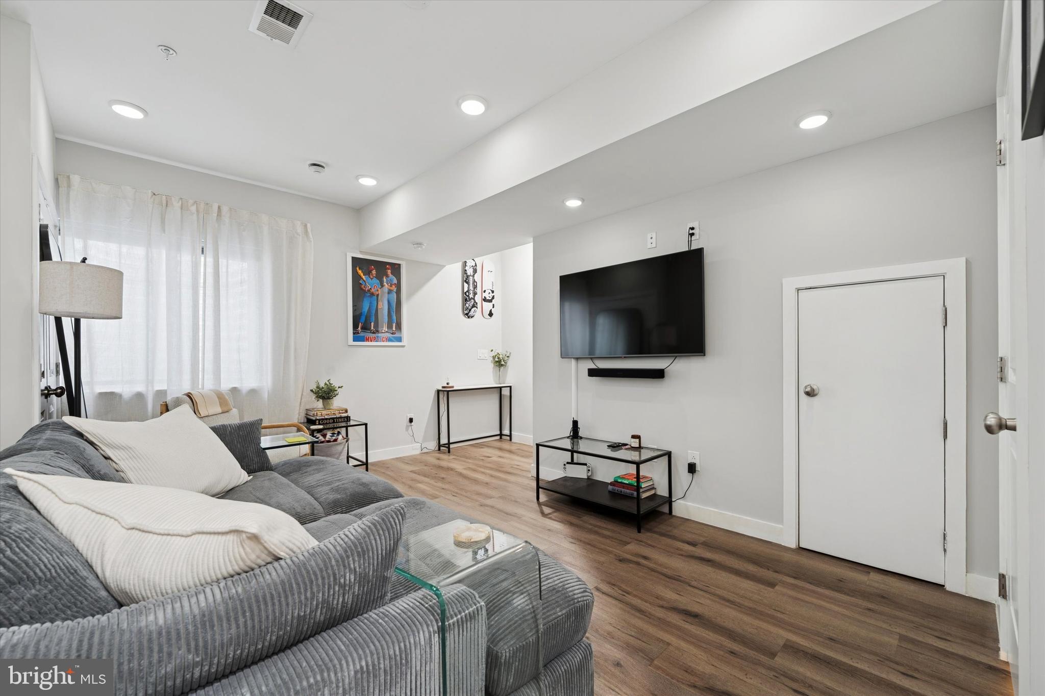 OLDE KENSINGTON - Residential