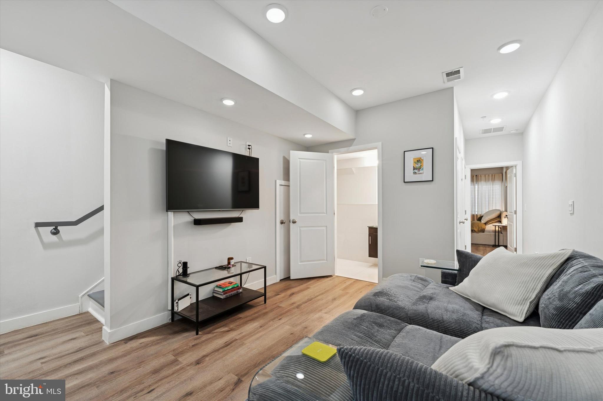 OLDE KENSINGTON - Residential