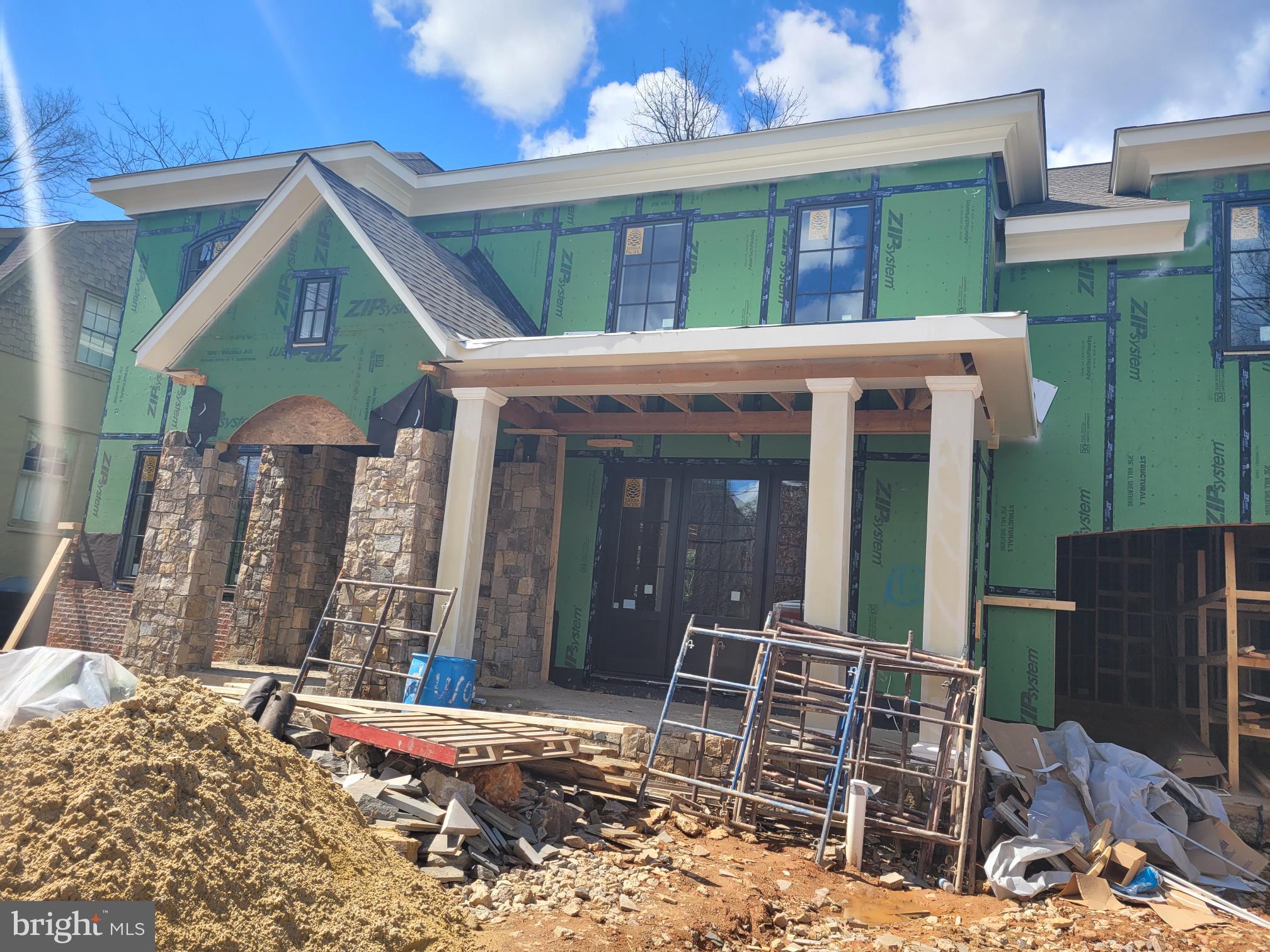 ENGLISH VILLAGE - Residential