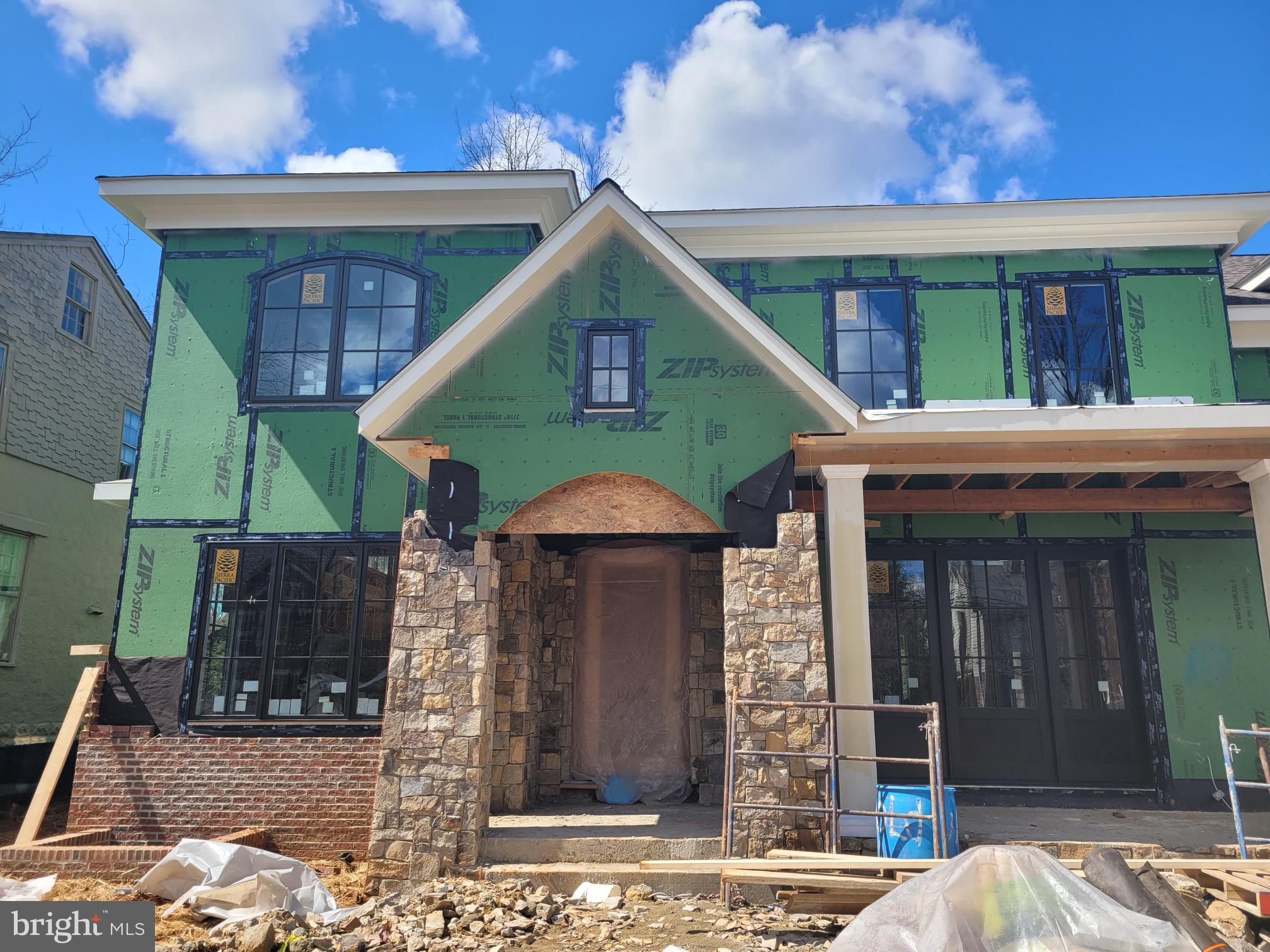 ENGLISH VILLAGE - Residential