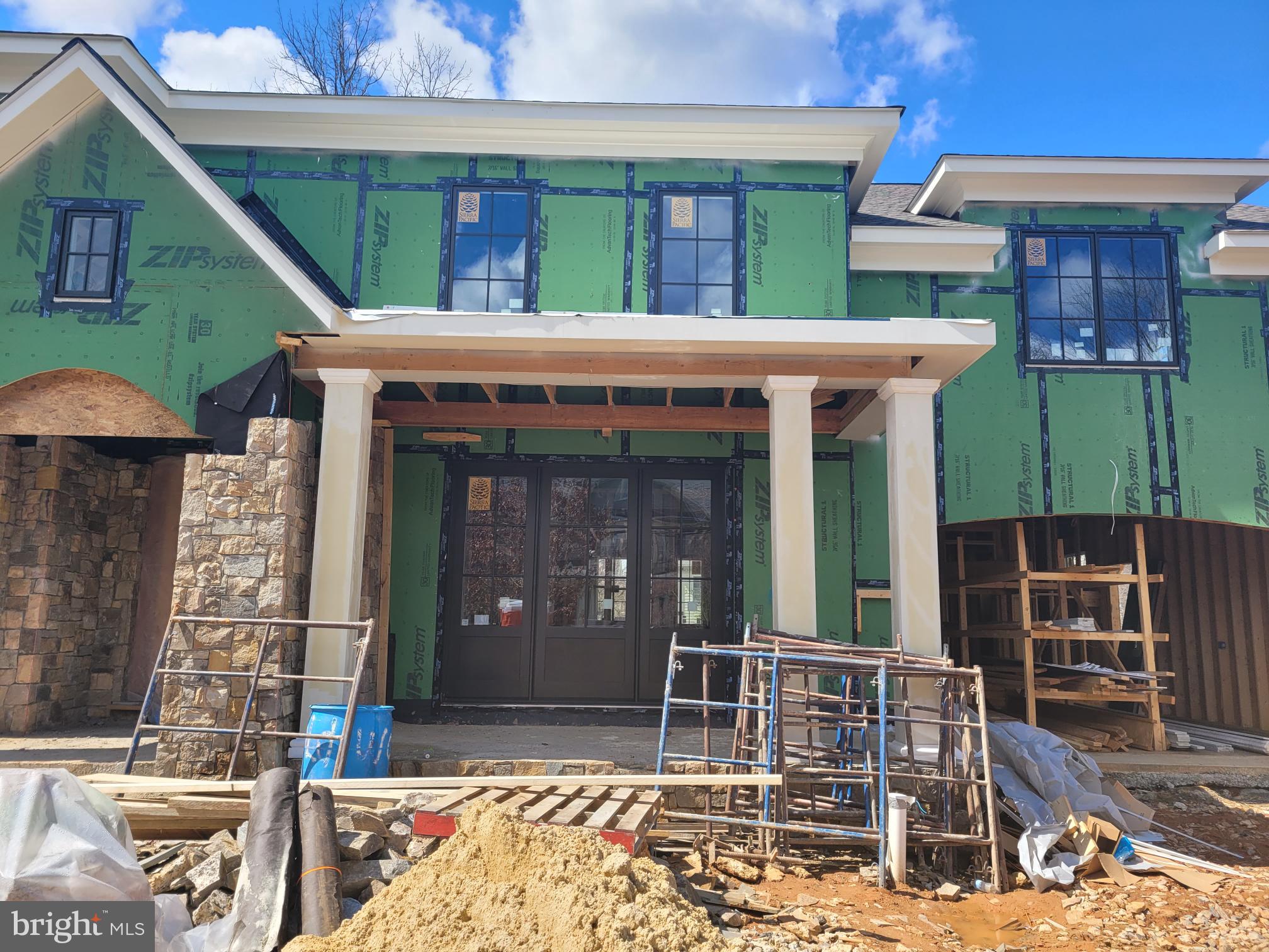 ENGLISH VILLAGE - Residential