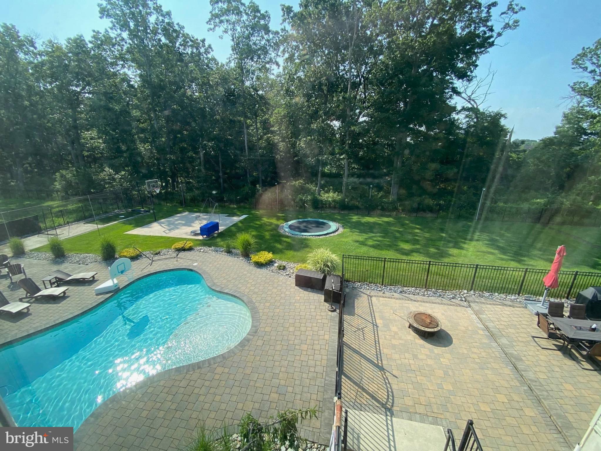 207 CHERRY TREE COURT