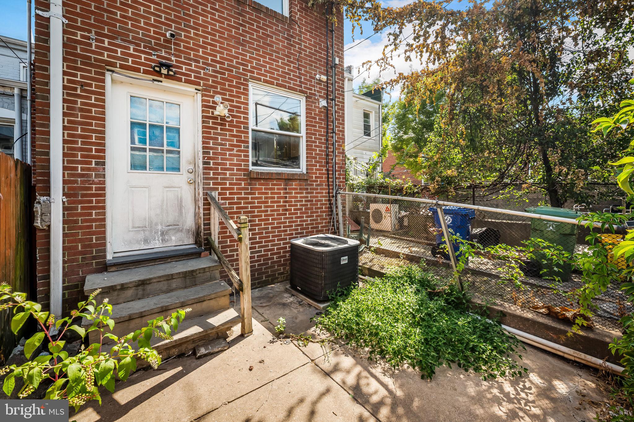 HIGHLANDTOWN - Residential