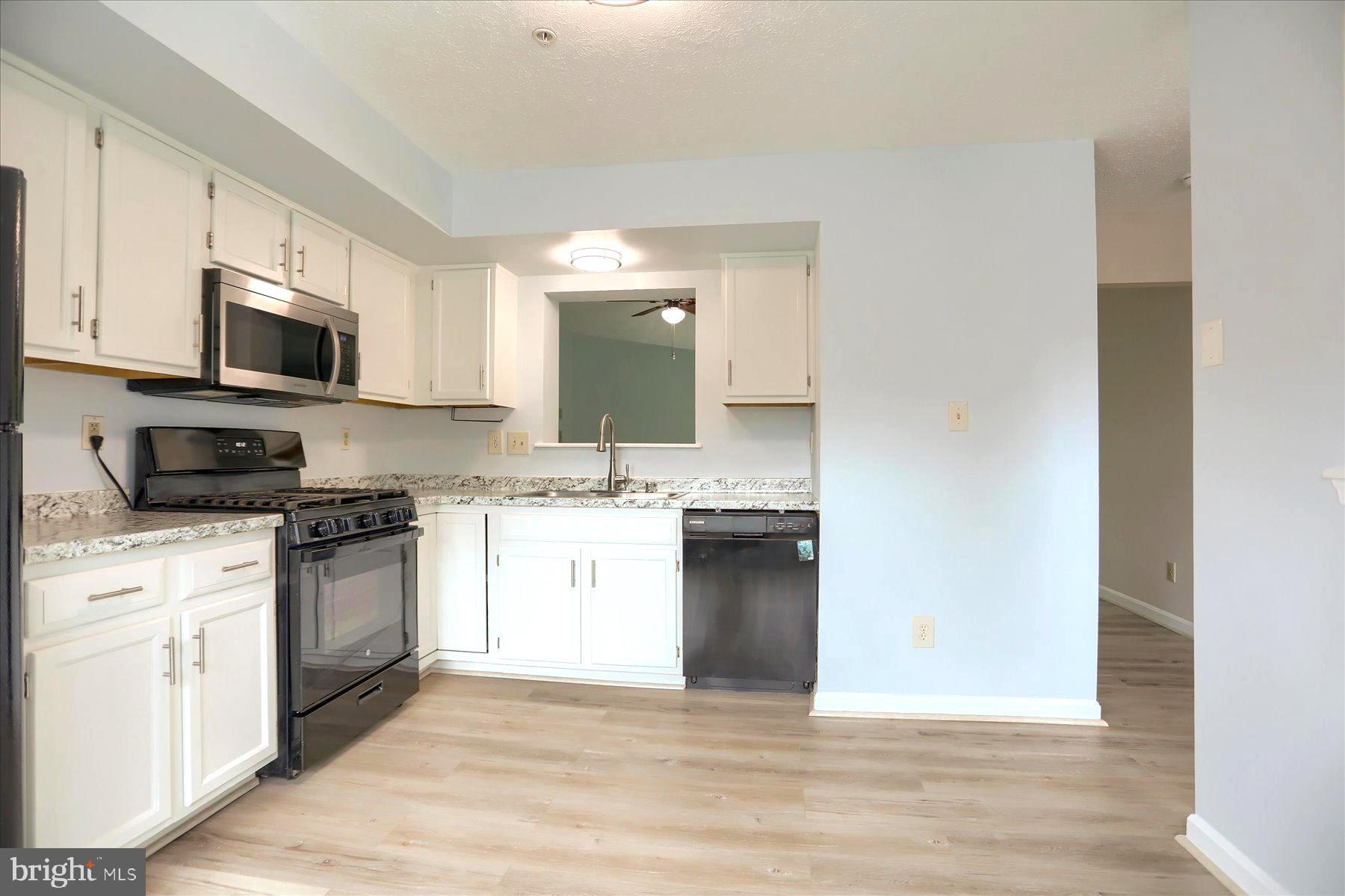 WOODS OF BAYVIEW - Residential
