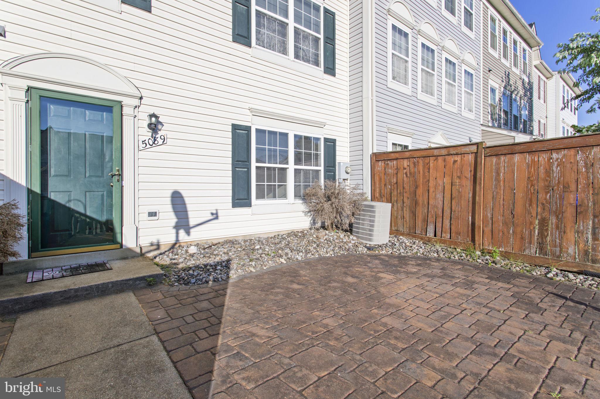 WELLINGTON TRACE - Residential Lease