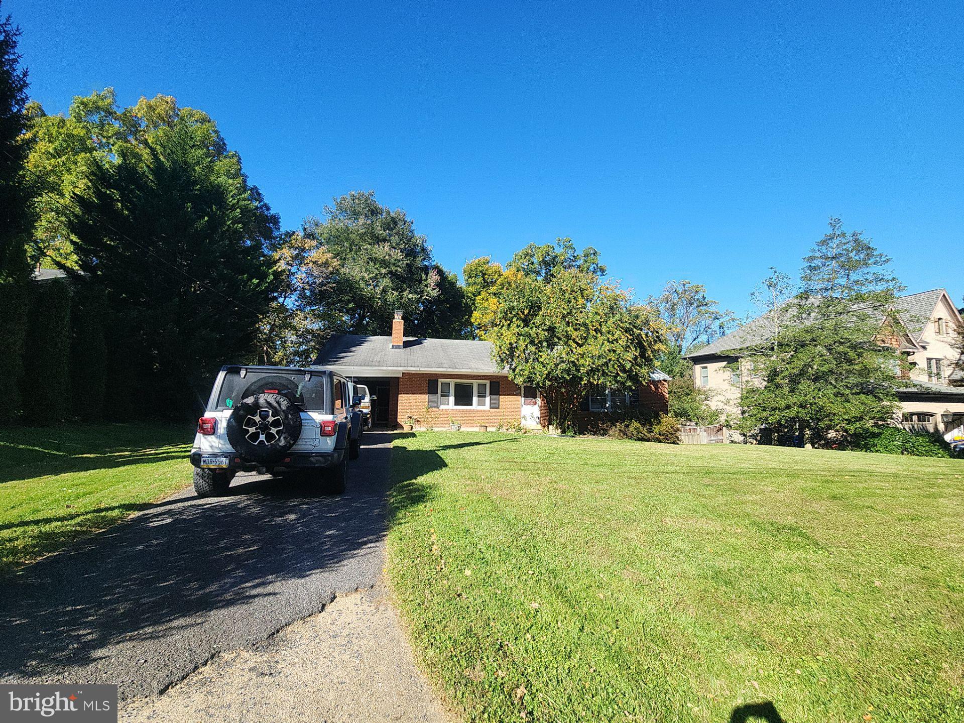 Located in the highly sought-after McLean community, this spacious 4-bedroom, 2.5-bath rambler offers comfort, convenience, and classic charm. Enjoy generous room sizes, gleaming wood floors, a large finished rec room, and an oversized utility/storage area. The home also features a screened-in rear porch, a private fenced backyard with a brick patio—perfect for outdoor entertaining—and a full-size washer/dryer.
Nestled in central McLean, you’ll have quick access to the Silver Line Metro, I-495, Chain Bridge, and the Potomac River. Just minutes from Tysons Corner Center, offering premier shopping, dining, and entertainment. Ideal for commuters, you're also close to Washington, D.C., Reagan National Airport, the CIA, and a variety of parks and fitness trails.
Gas heat. Pets considered on a case-by-case basis.