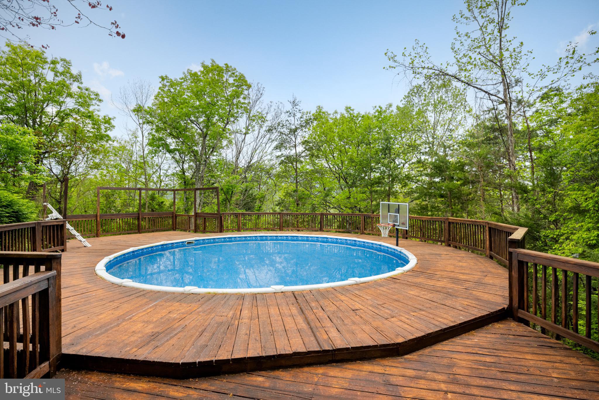 CREST RIVER FARMS - Residential