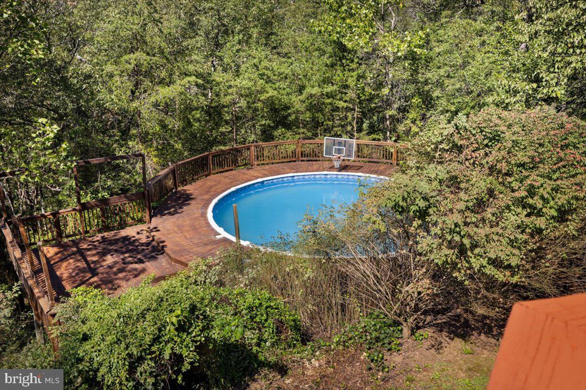 CREST RIVER FARMS - Residential