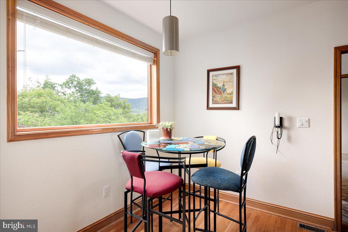 CREST RIVER FARMS - Residential